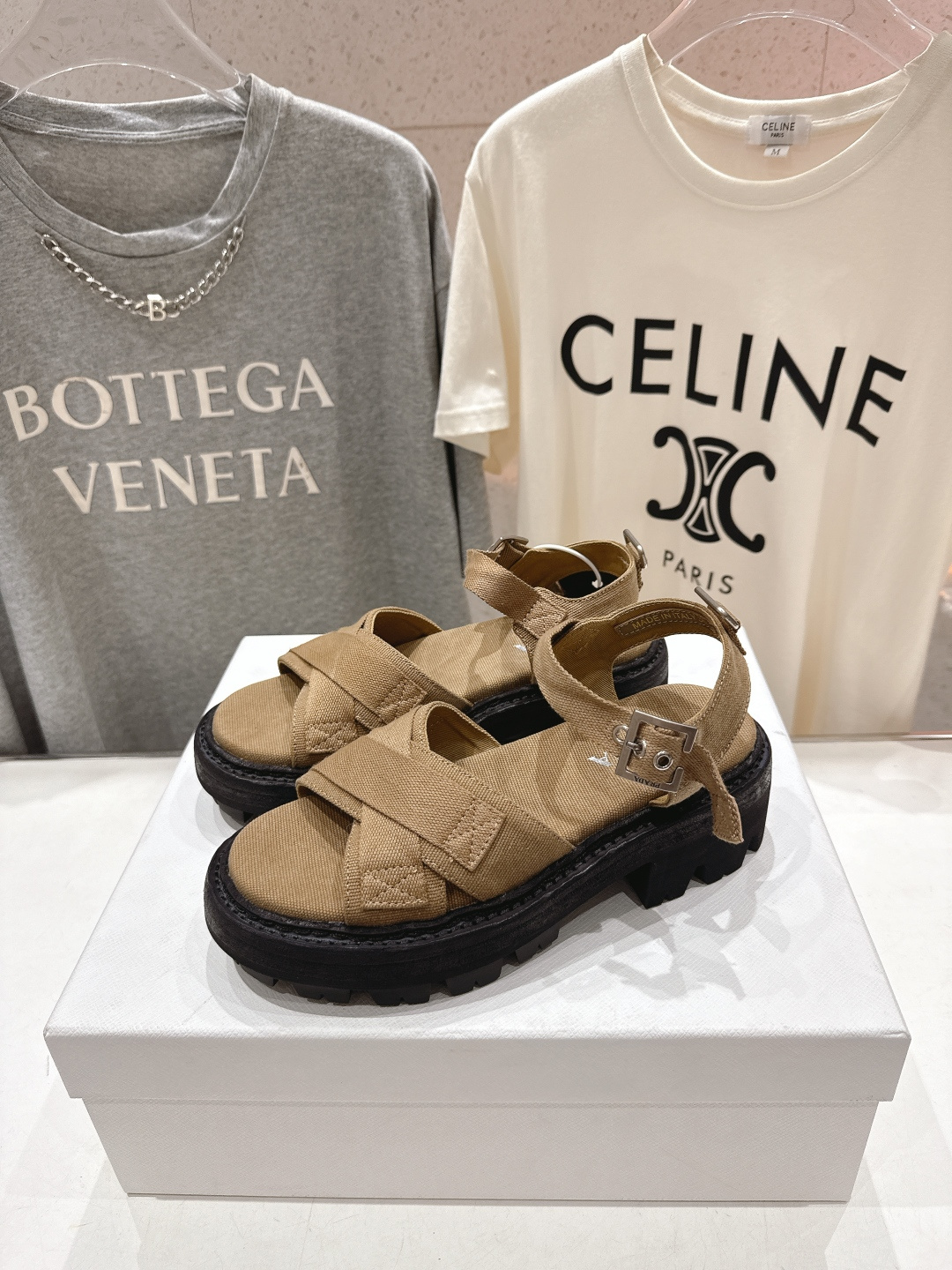 高版本出厂 Prada/普拉达F029 2026ss夏季新款复古风沙滩厚底凉鞋这个鞋型真的属于经典不会过