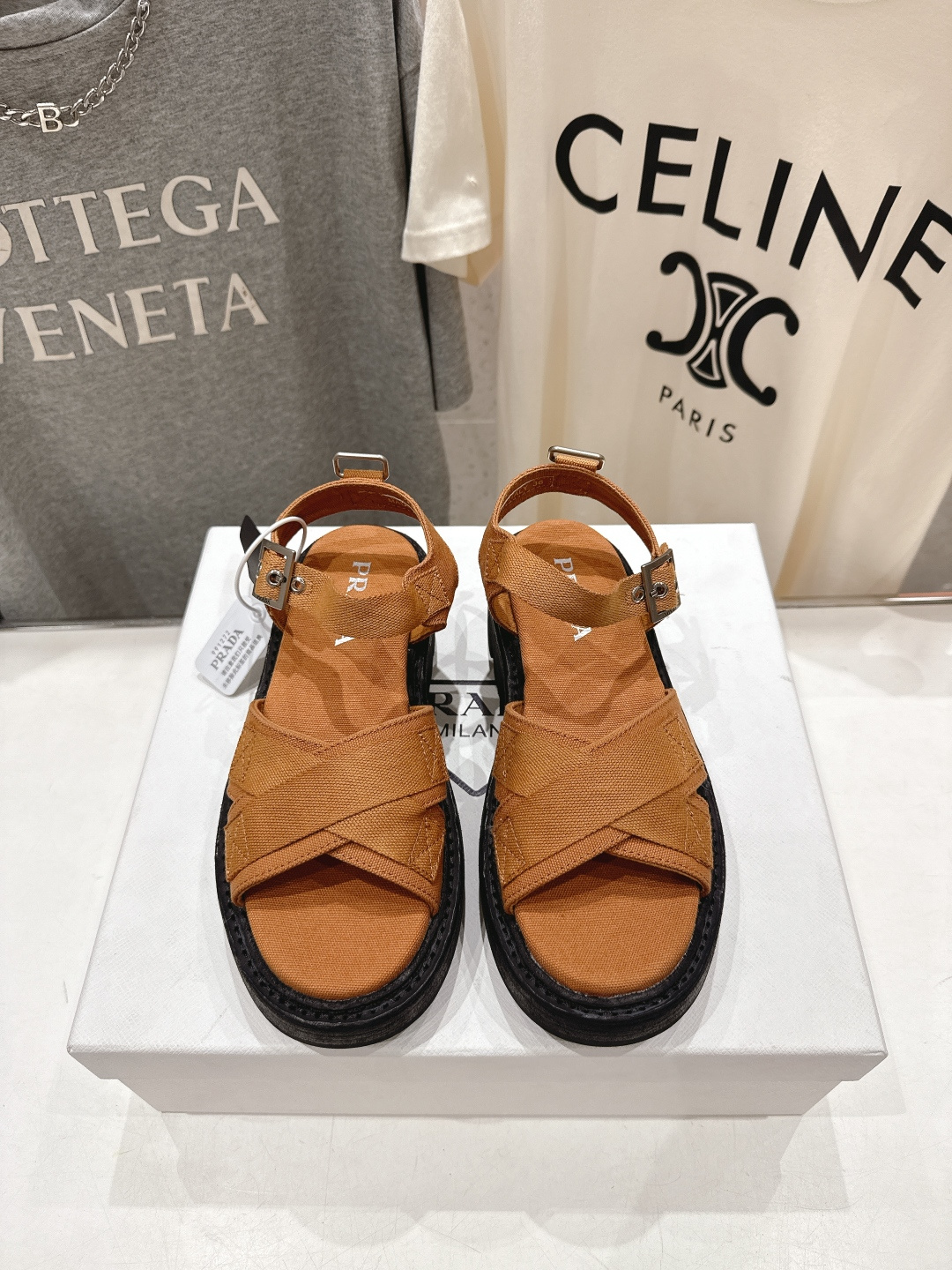 高版本出厂 Prada/普拉达F029 2026ss夏季新款复古风沙滩厚底凉鞋这个鞋型真的属于经典不会过