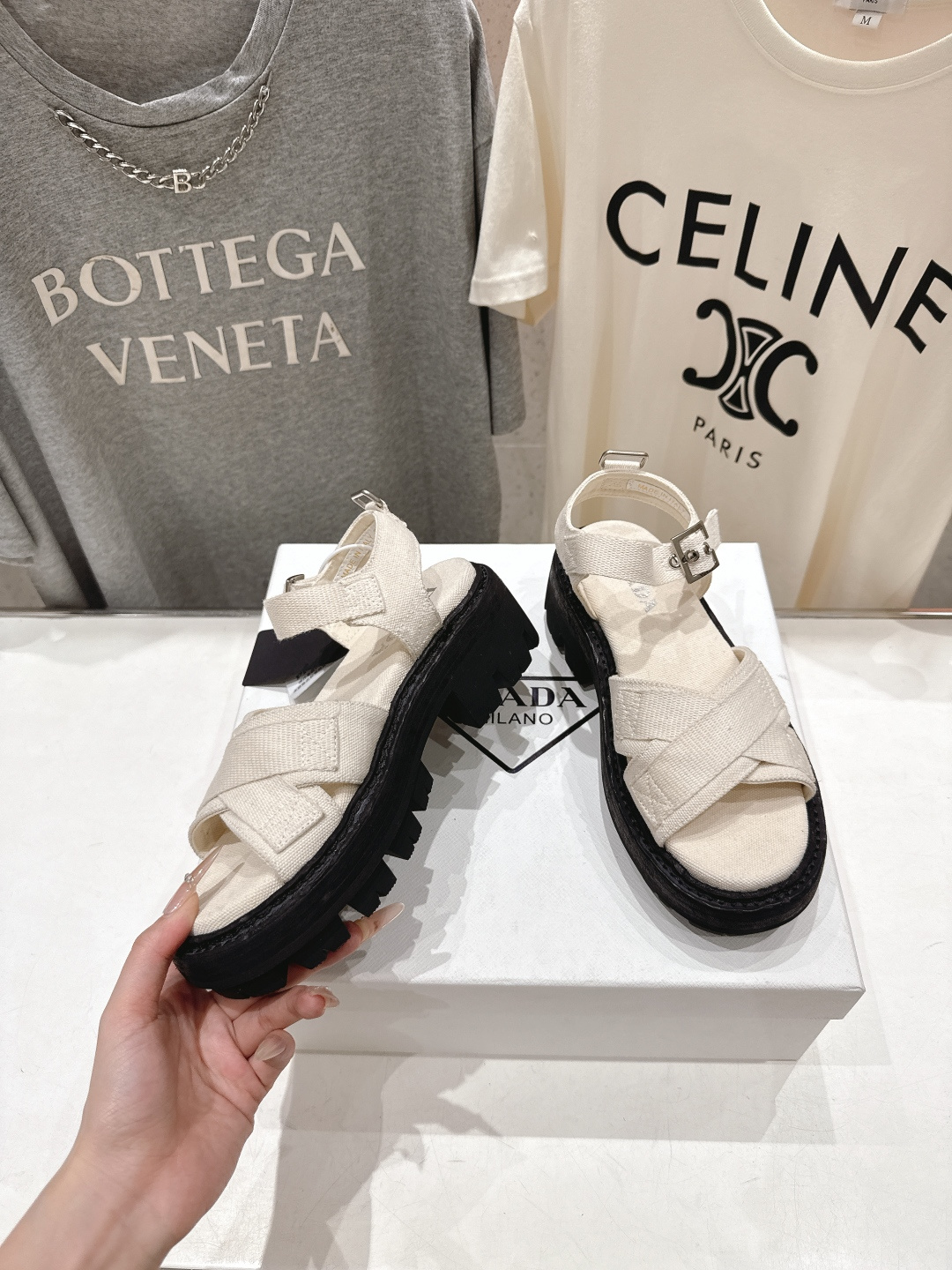 高版本出厂 Prada/普拉达F029 2026ss夏季新款复古风沙滩厚底凉鞋这个鞋型真的属于经典不会过