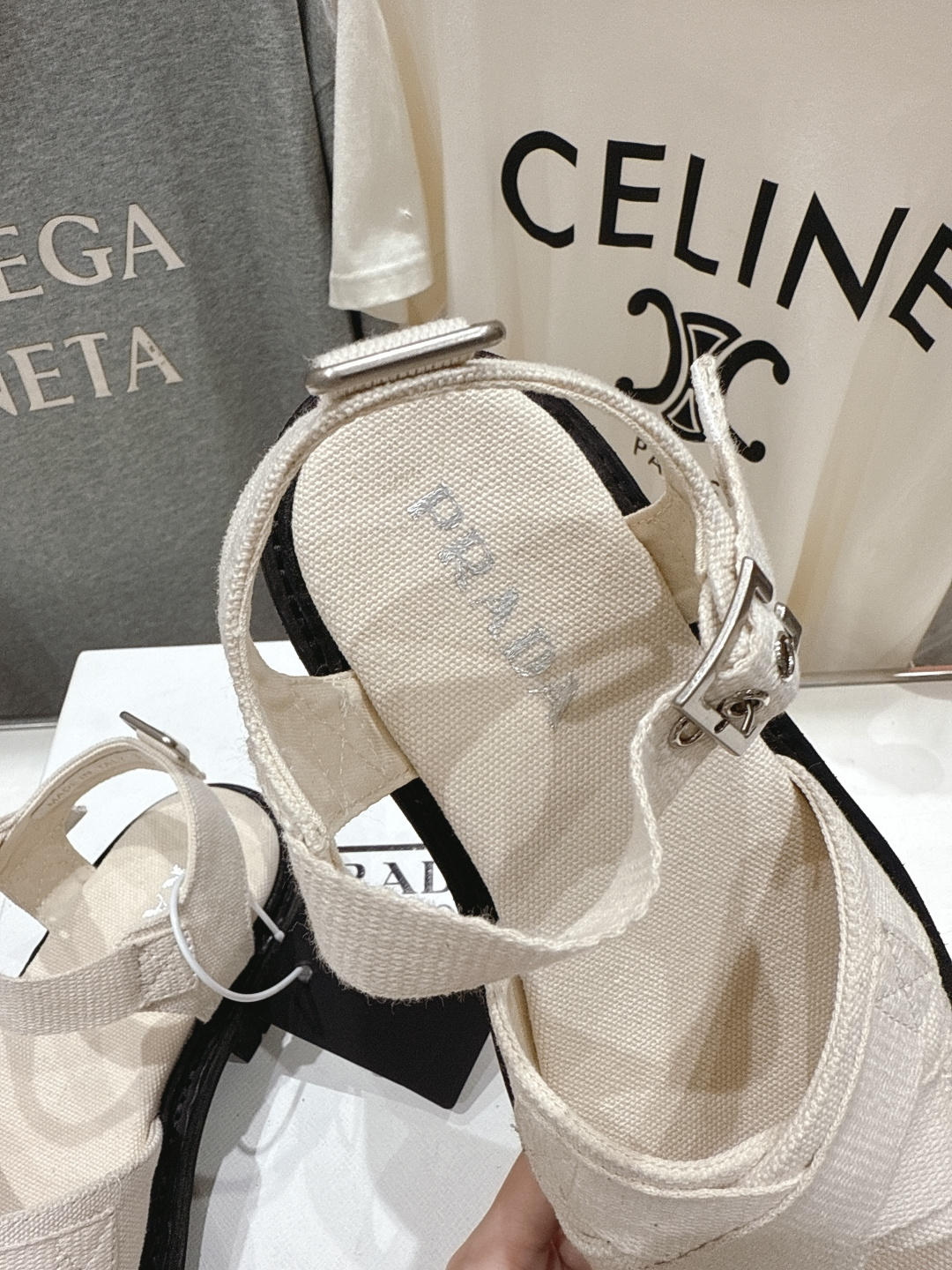 高版本出厂 Prada/普拉达F029 2026ss夏季新款复古风沙滩厚底凉鞋这个鞋型真的属于经典不会过