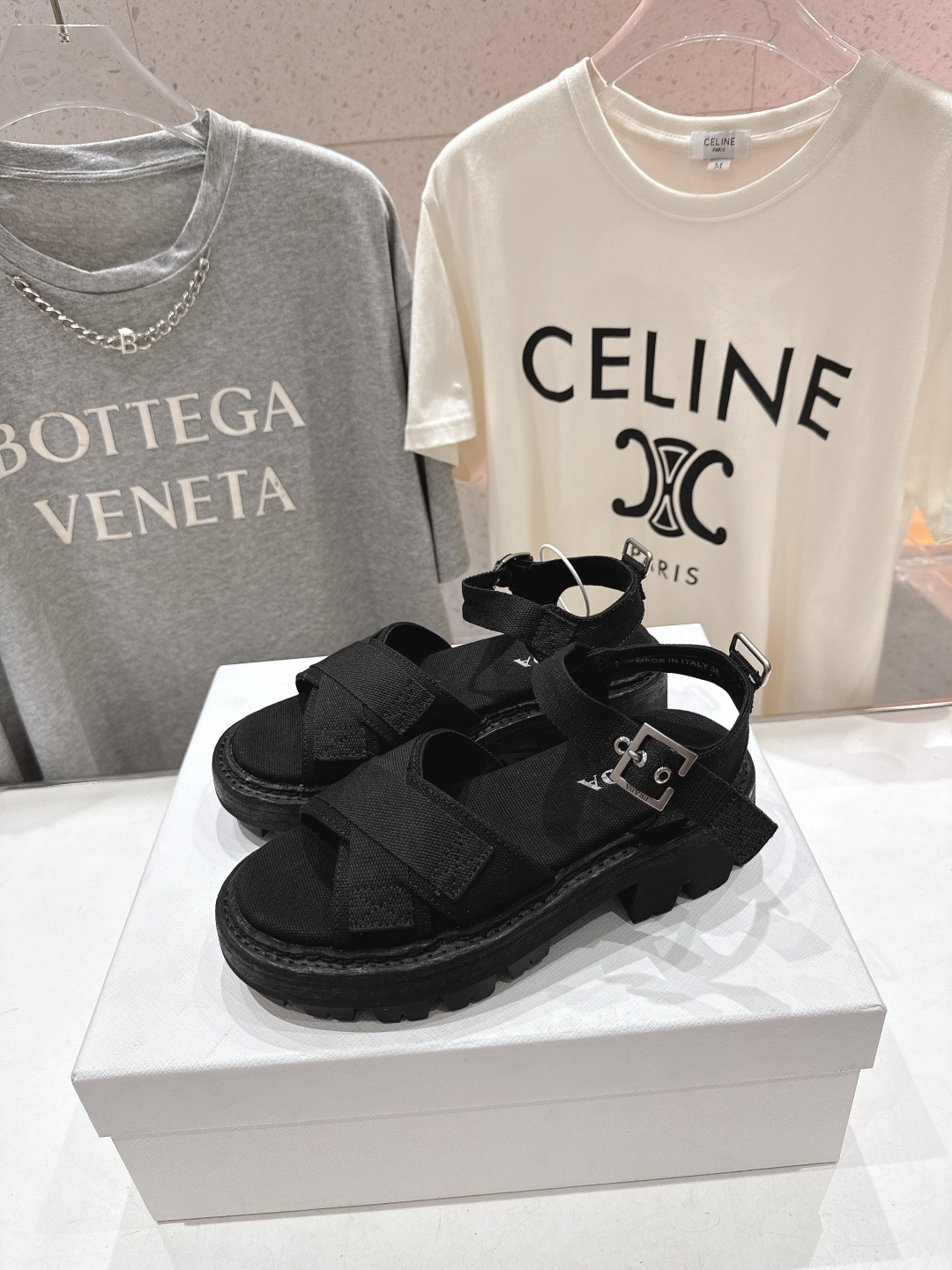 高版本出厂 Prada/普拉达F029 2026ss夏季新款复古风沙滩厚底凉鞋这个鞋型真的属于经典不会过