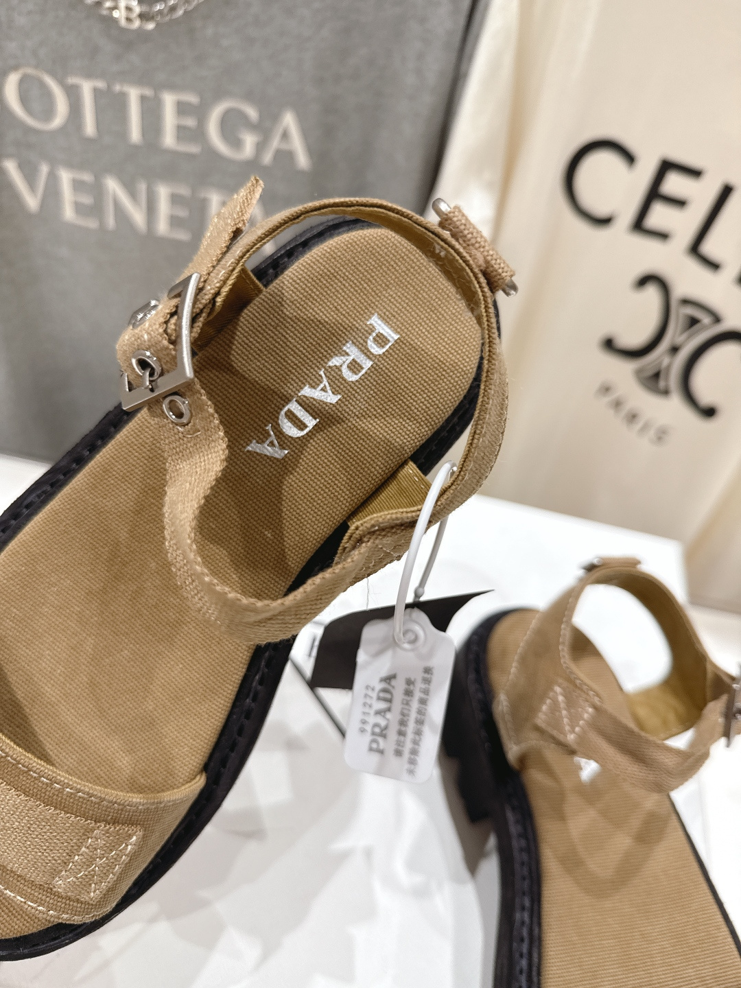 高版本出厂 Prada/普拉达F029 2026ss夏季新款复古风沙滩厚底凉鞋这个鞋型真的属于经典不会过