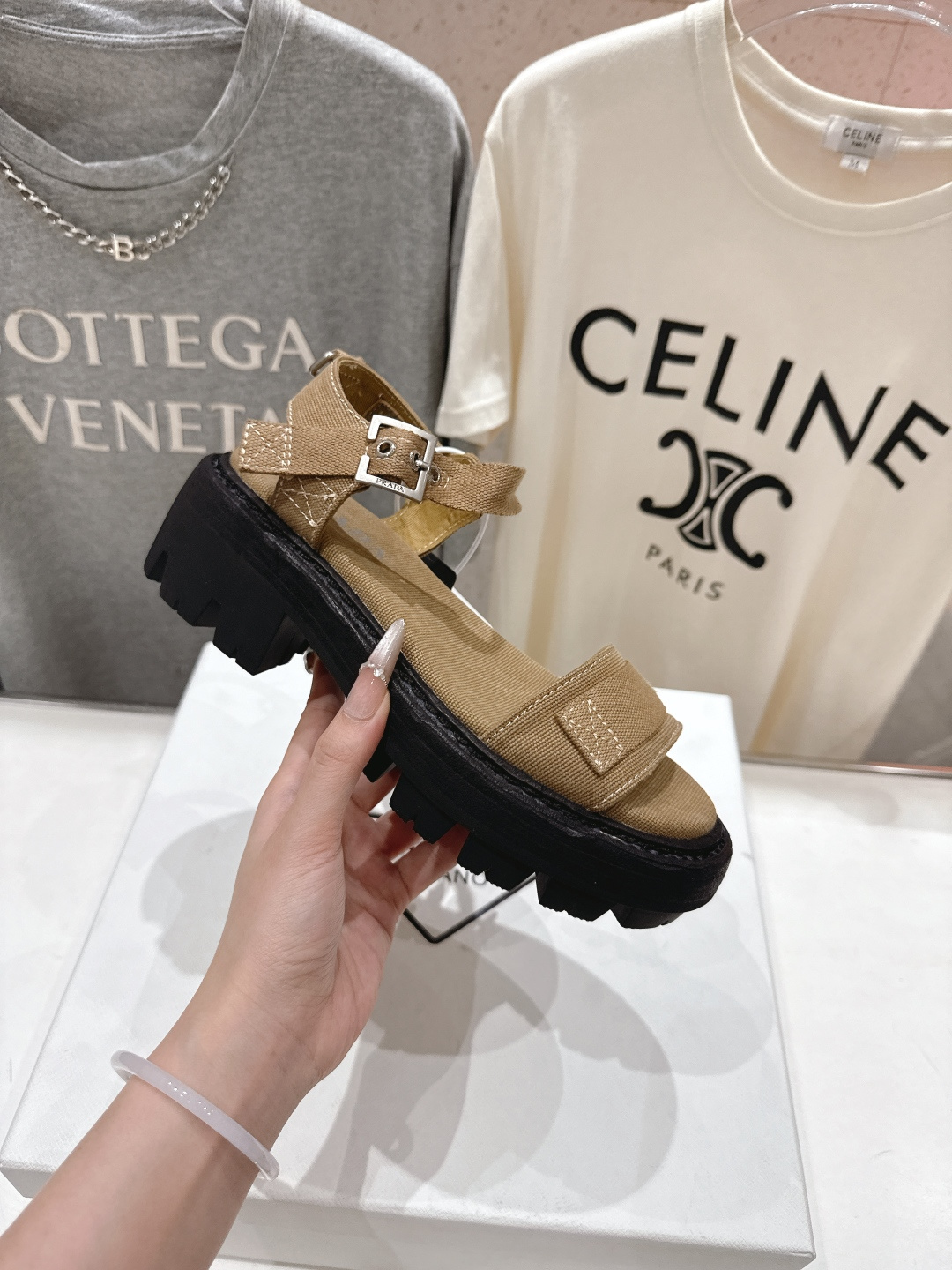 高版本出厂 Prada/普拉达F029 2026ss夏季新款复古风沙滩厚底凉鞋这个鞋型真的属于经典不会过