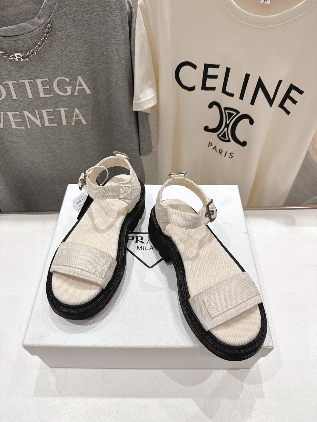 高版本出厂 Prada/普拉达F029 2026ss夏季新款复古风沙滩厚底凉鞋这个鞋型真的属于经典不会过