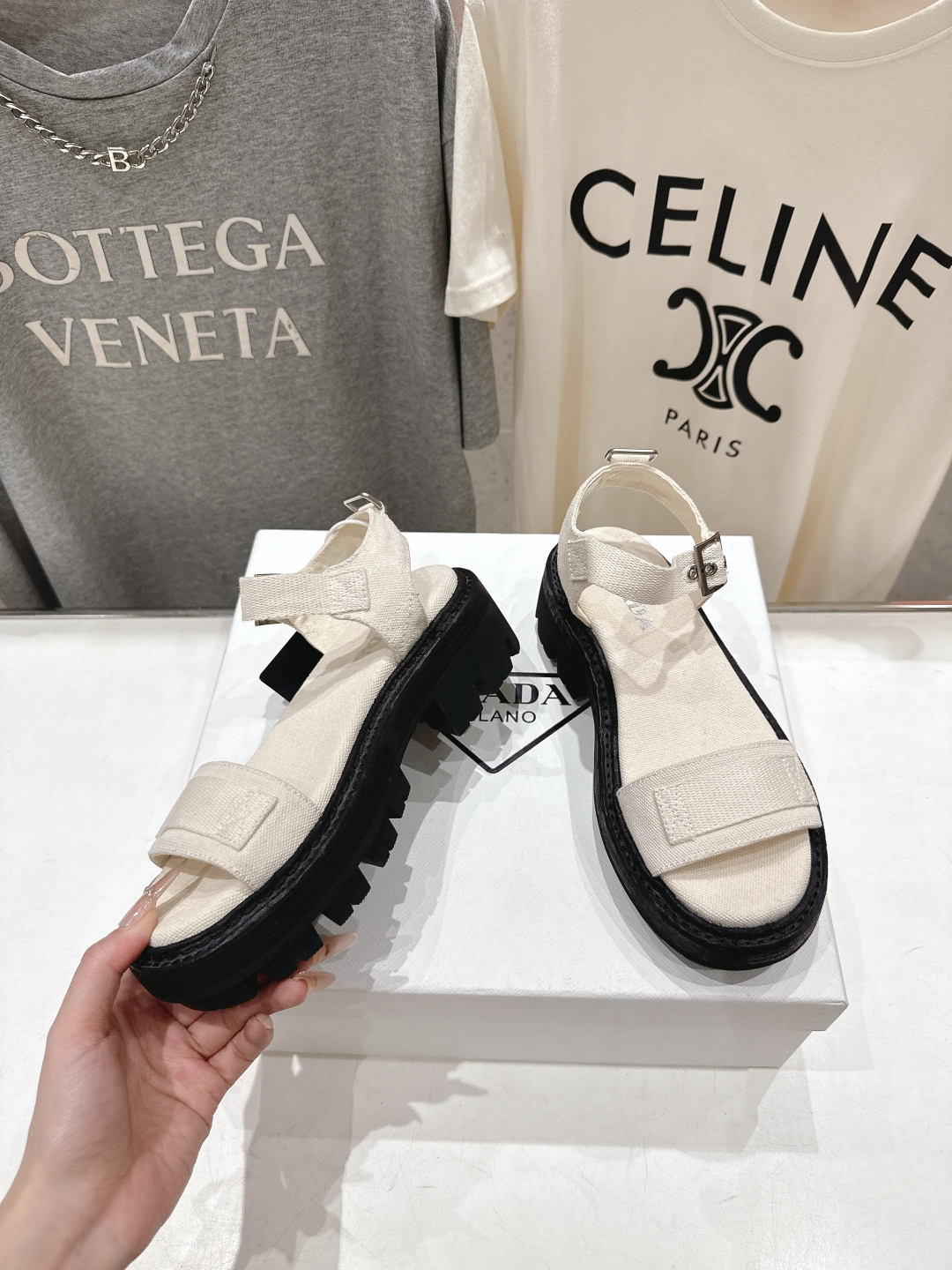 高版本出厂 Prada/普拉达F029 2026ss夏季新款复古风沙滩厚底凉鞋这个鞋型真的属于经典不会过