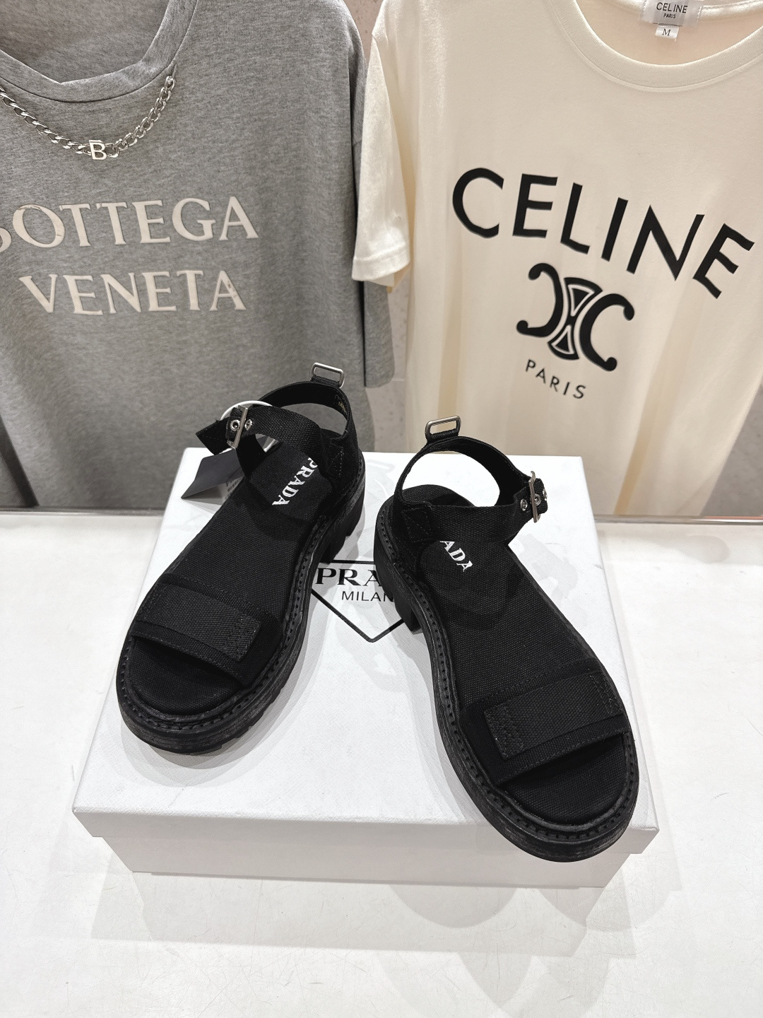 高版本出厂 Prada/普拉达F029 2026ss夏季新款复古风沙滩厚底凉鞋这个鞋型真的属于经典不会过