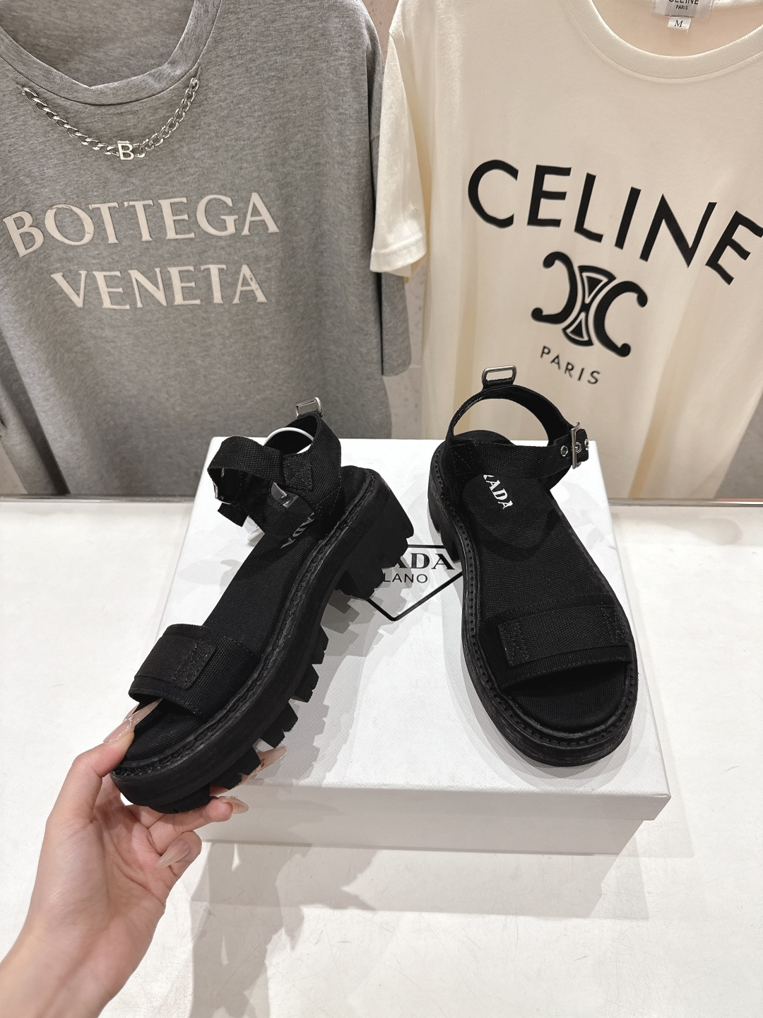 高版本出厂 Prada/普拉达F029 2026ss夏季新款复古风沙滩厚底凉鞋这个鞋型真的属于经典不会过