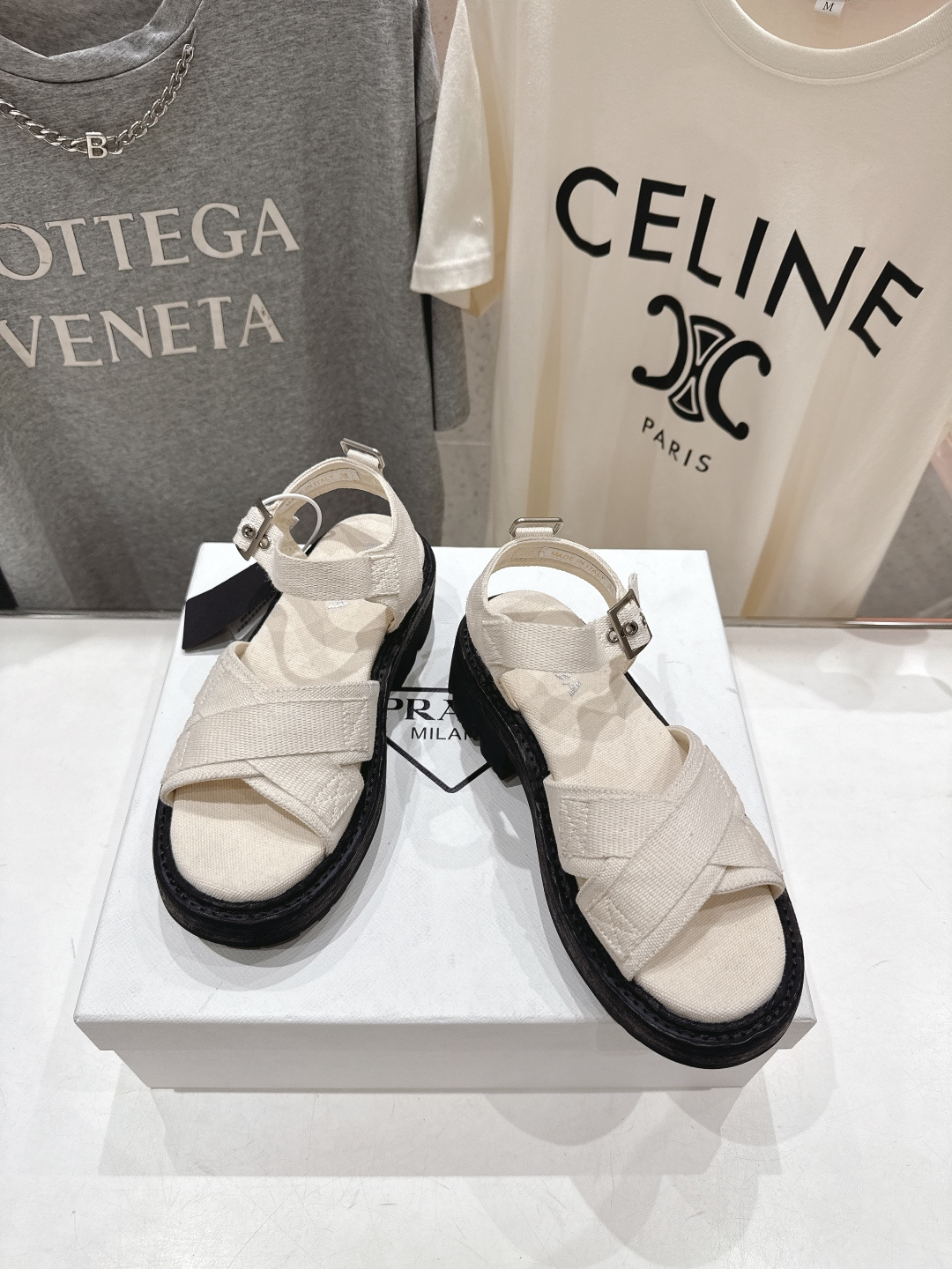 高版本出厂 Prada/普拉达F029 2026ss夏季新款复古风沙滩厚底凉鞋这个鞋型真的属于经典不会过