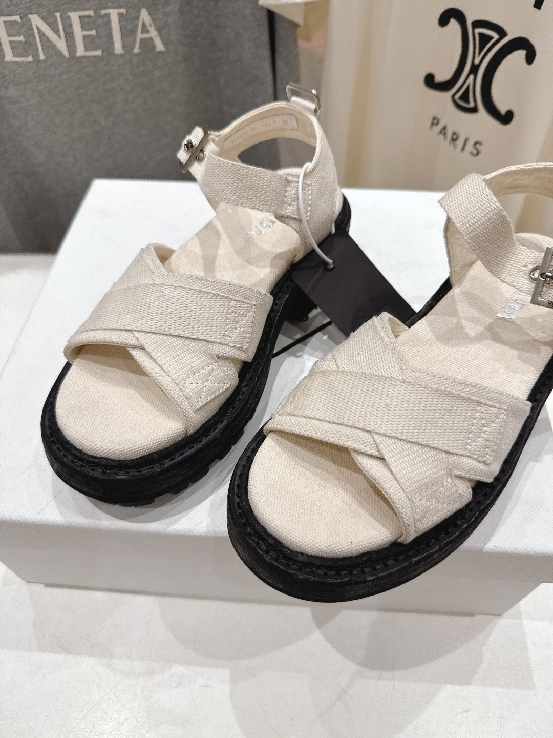 高版本出厂 Prada/普拉达F029 2026ss夏季新款复古风沙滩厚底凉鞋这个鞋型真的属于经典不会过