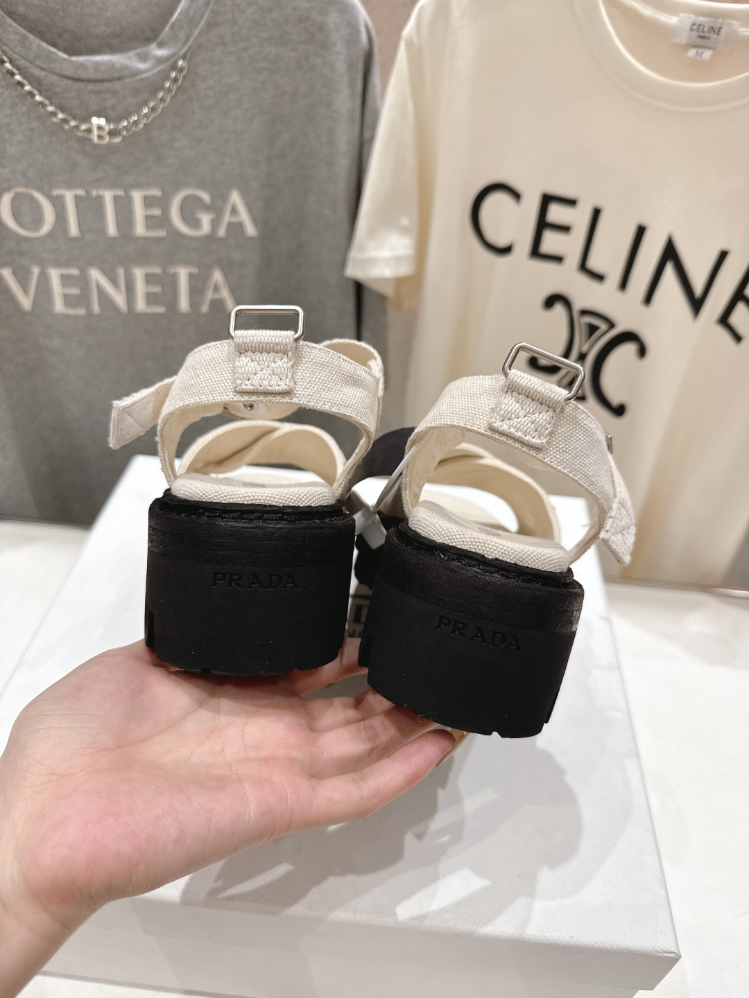 高版本出厂 Prada/普拉达F029 2026ss夏季新款复古风沙滩厚底凉鞋这个鞋型真的属于经典不会过