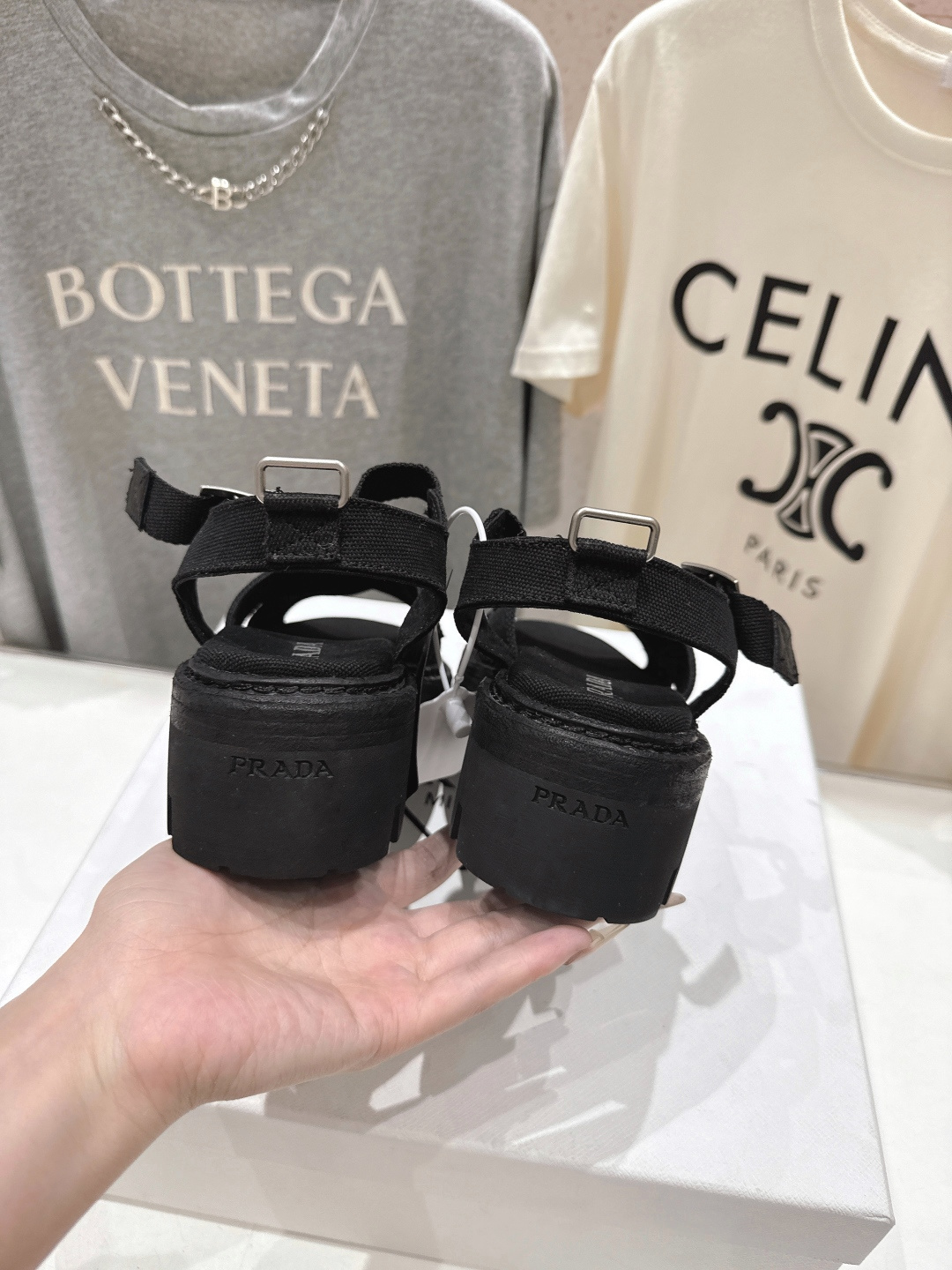 高版本出厂 Prada/普拉达F029 2026ss夏季新款复古风沙滩厚底凉鞋这个鞋型真的属于经典不会过