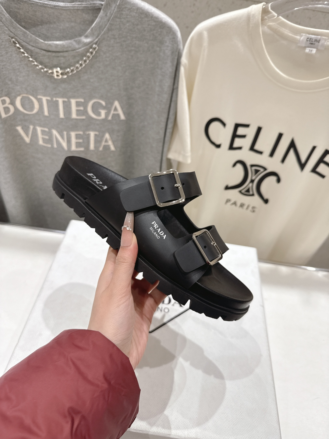 高版本出厂 Prada/普拉达F029 2026ss夏季新款沙滩平底拖鞋这个鞋型真的属于经典不会过时的设