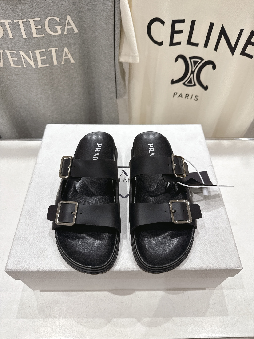 高版本出厂 Prada/普拉达F029 2026ss夏季新款沙滩平底拖鞋这个鞋型真的属于经典不会过时的设