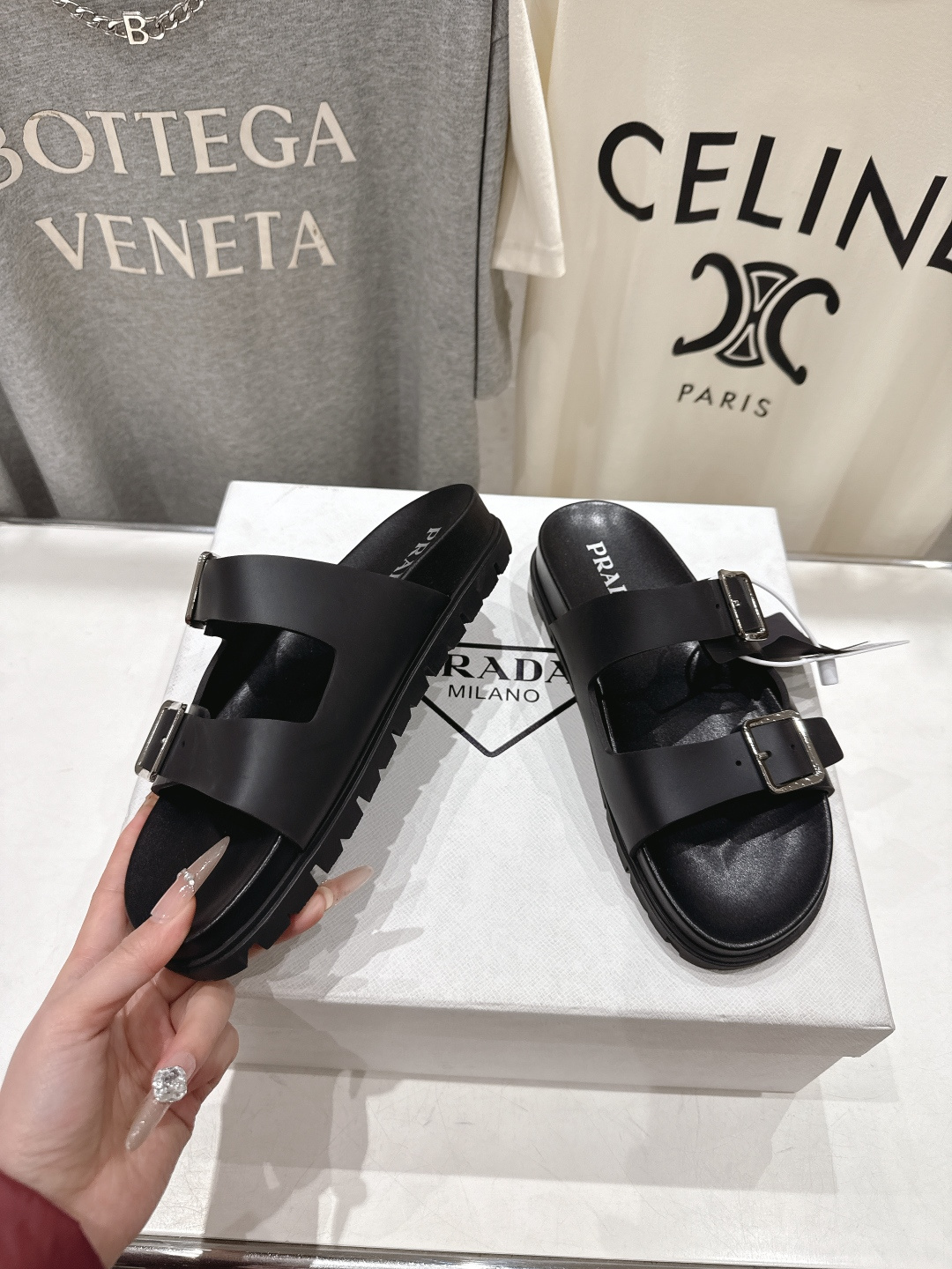 高版本出厂 Prada/普拉达F029 2026ss夏季新款沙滩平底拖鞋这个鞋型真的属于经典不会过时的设