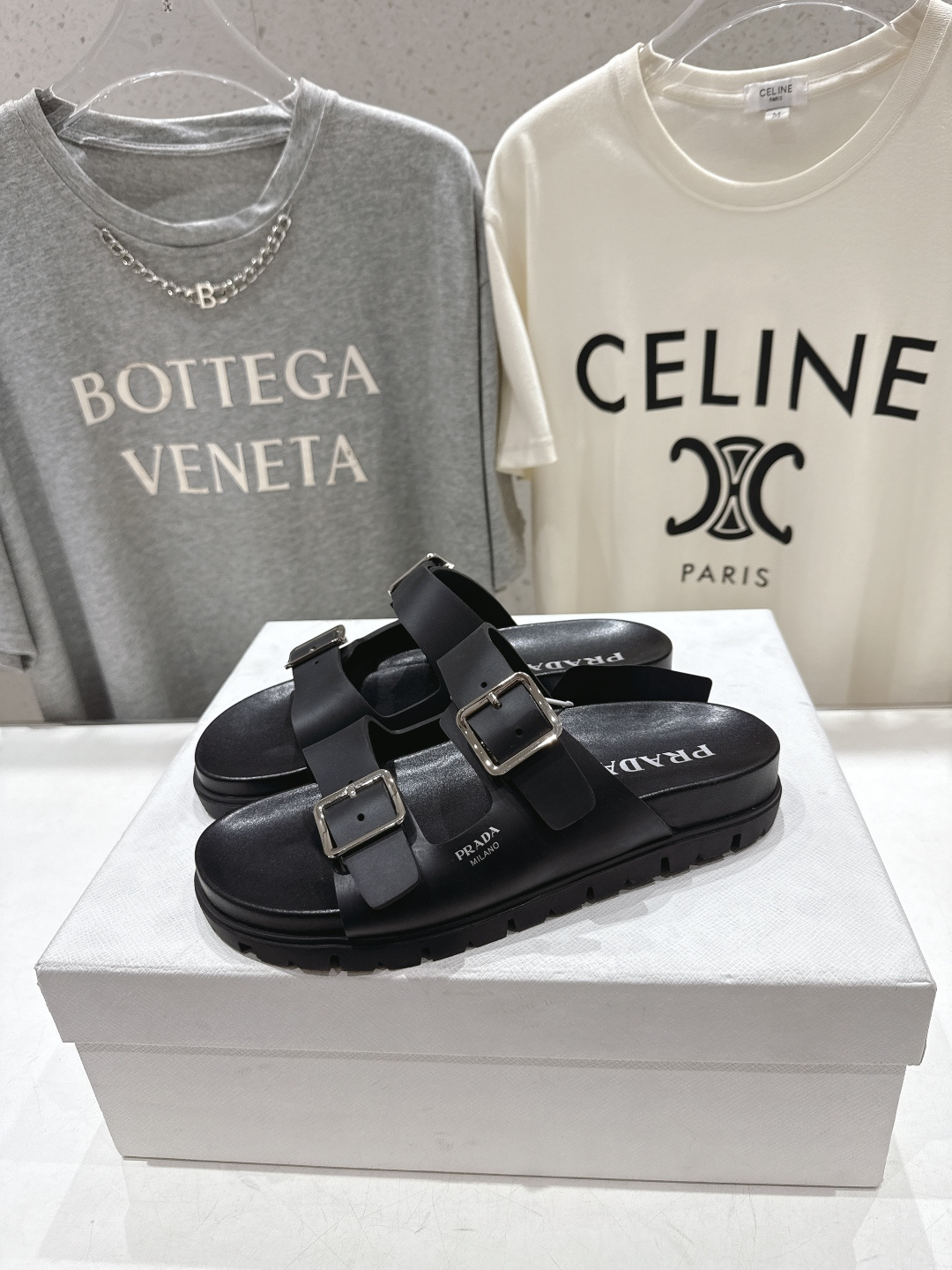 高版本出厂 Prada/普拉达F029 2026ss夏季新款沙滩平底拖鞋这个鞋型真的属于经典不会过时的设