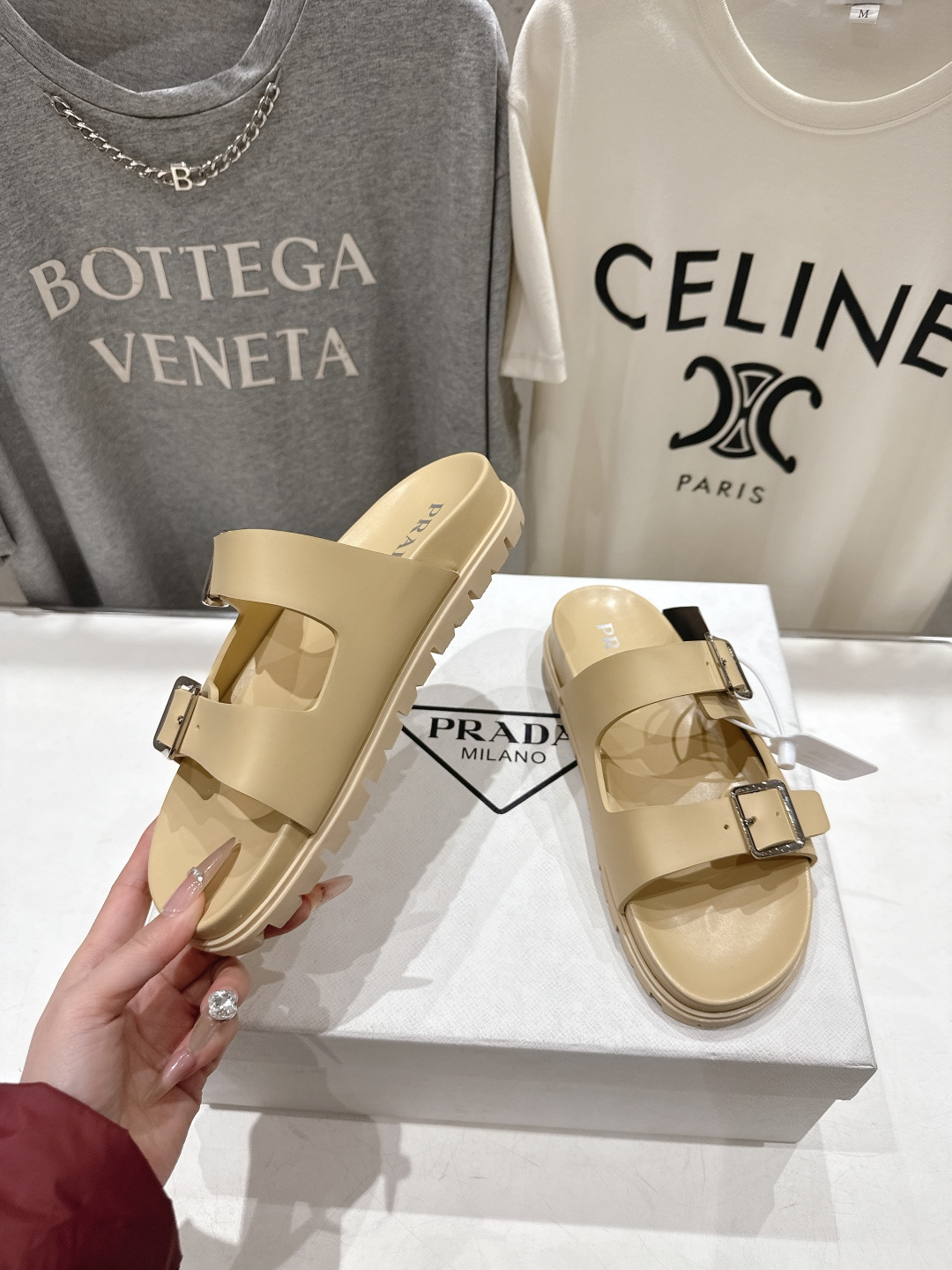 高版本出厂 Prada/普拉达F029 2026ss夏季新款沙滩平底拖鞋这个鞋型真的属于经典不会过时的设