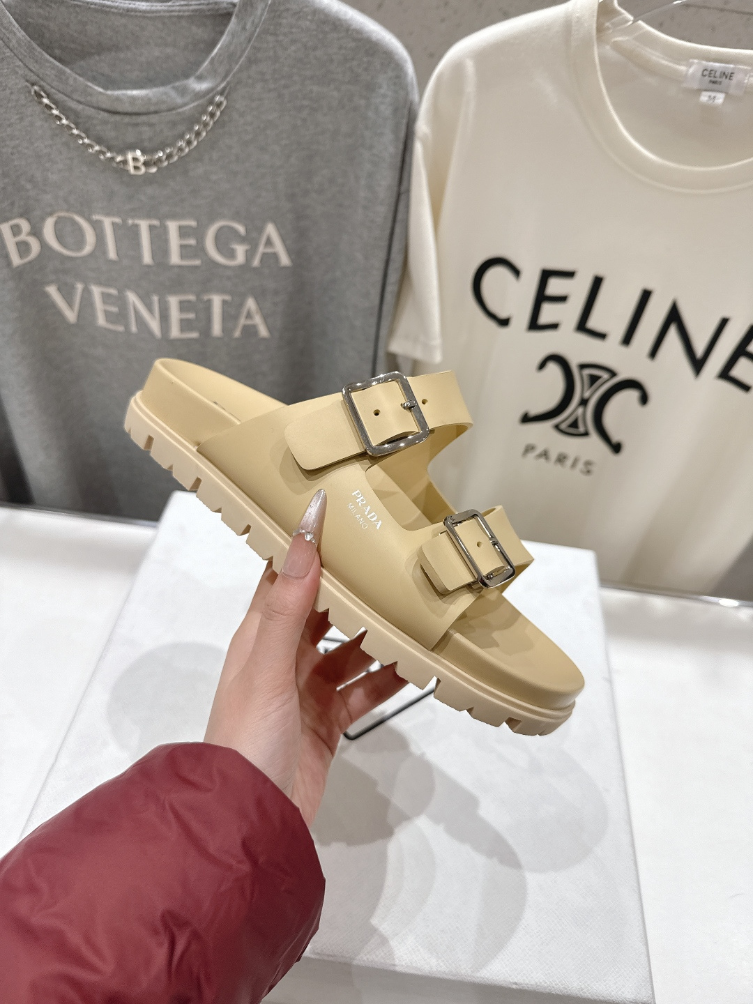 高版本出厂 Prada/普拉达F029 2026ss夏季新款沙滩平底拖鞋这个鞋型真的属于经典不会过时的设