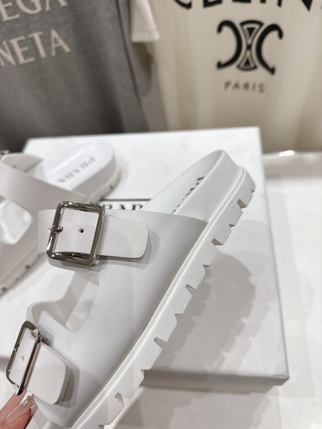 高版本出厂 Prada/普拉达F029 2026ss夏季新款沙滩平底拖鞋这个鞋型真的属于经典不会过时的设