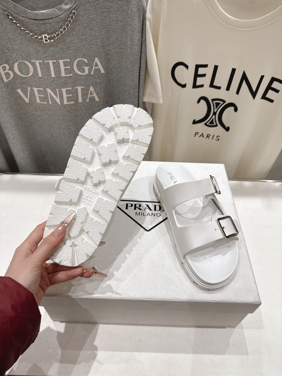 高版本出厂 Prada/普拉达F029 2026ss夏季新款沙滩平底拖鞋这个鞋型真的属于经典不会过时的设