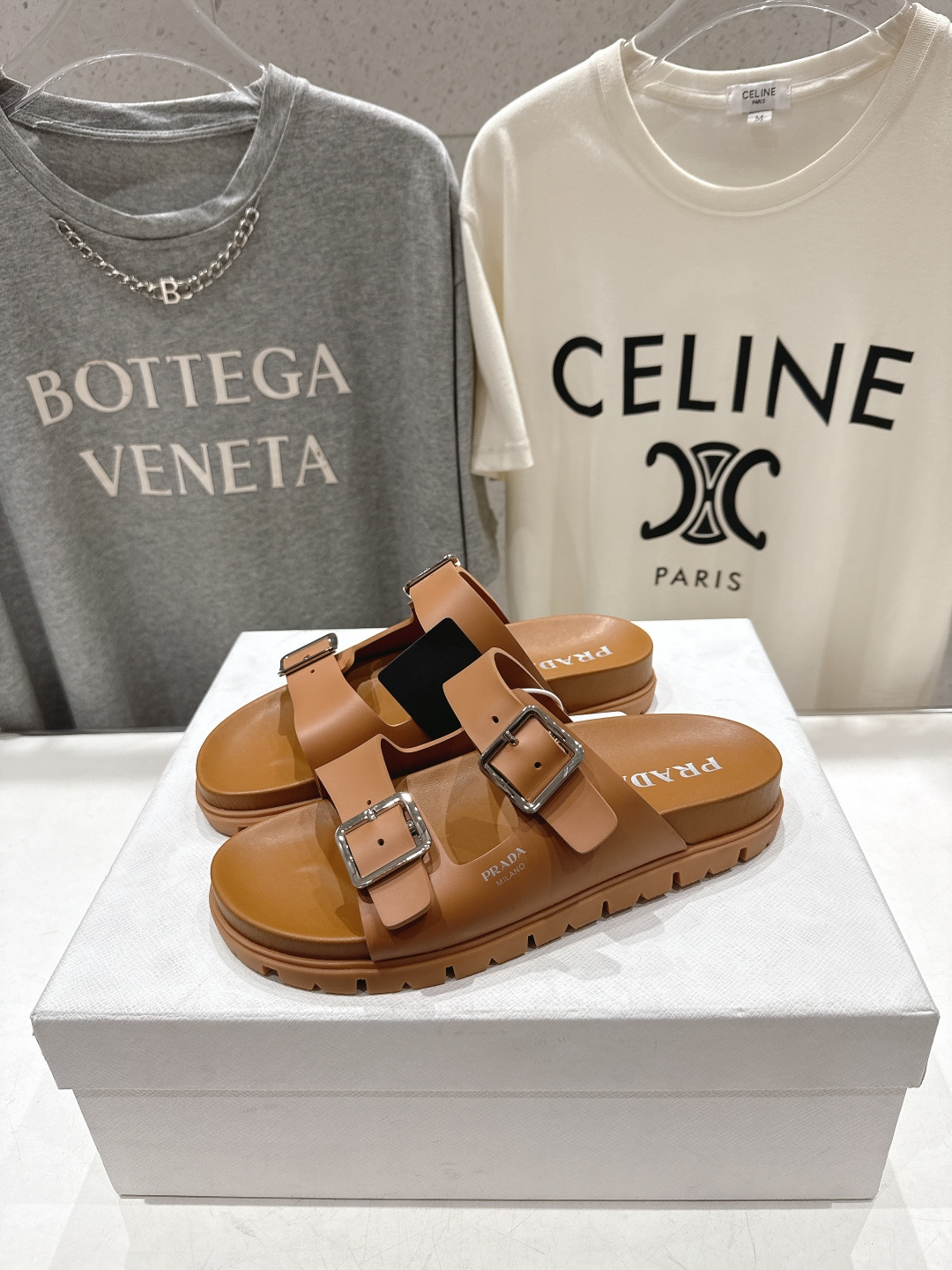 高版本出厂 Prada/普拉达F029 2026ss夏季新款沙滩平底拖鞋这个鞋型真的属于经典不会过时的设