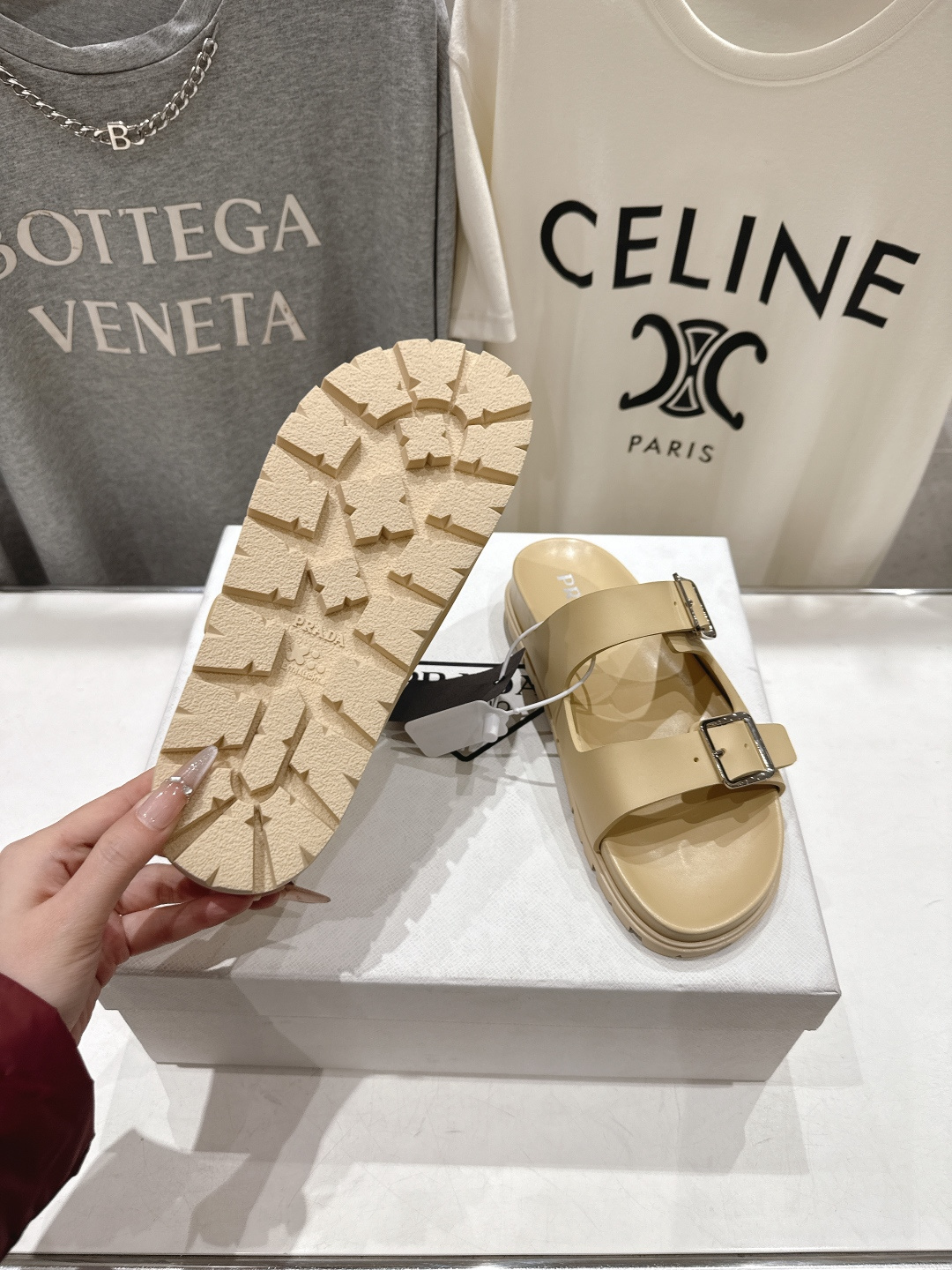 高版本出厂 Prada/普拉达F029 2026ss夏季新款沙滩平底拖鞋这个鞋型真的属于经典不会过时的设