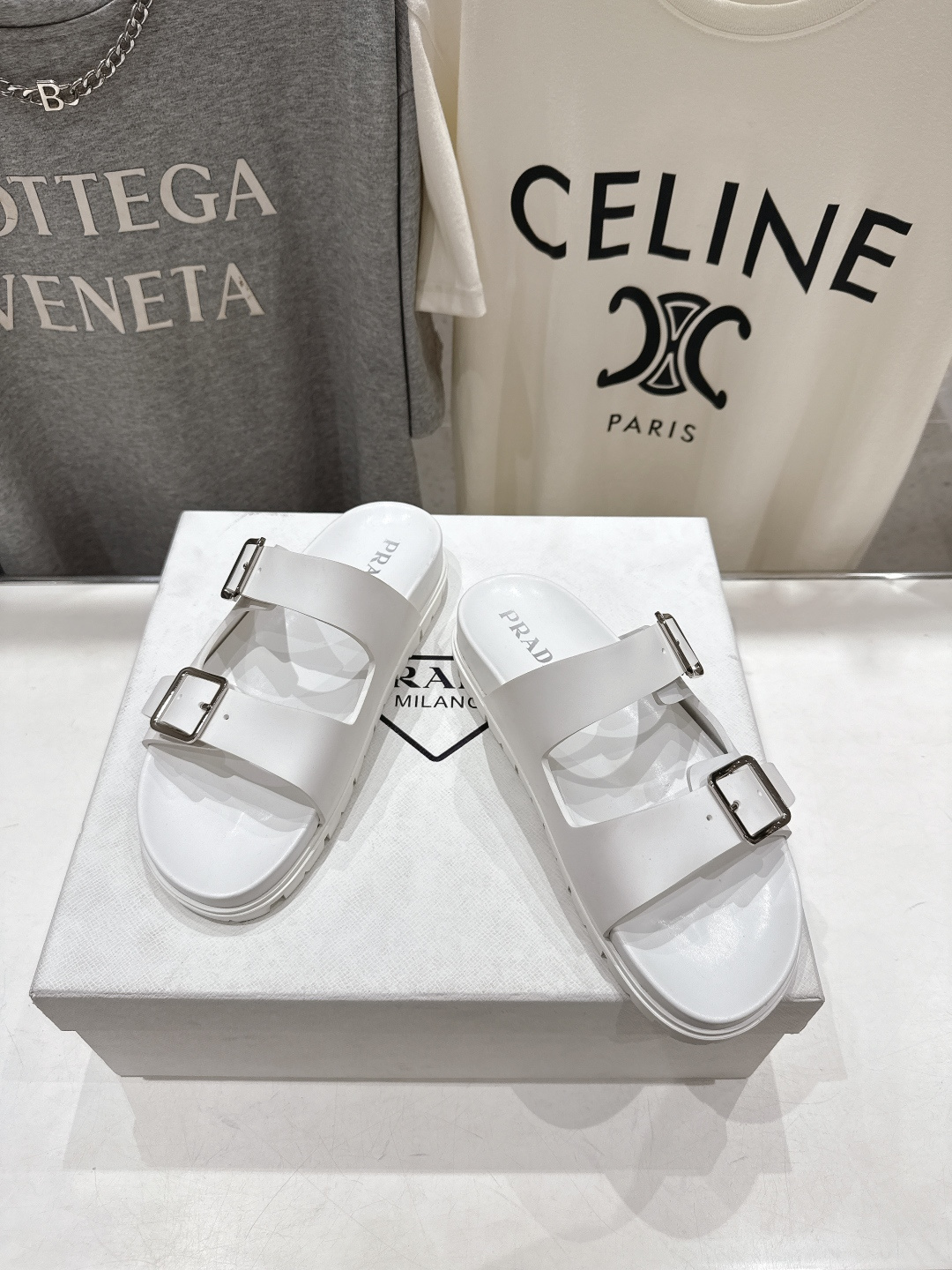 高版本出厂 Prada/普拉达F029 2026ss夏季新款沙滩平底拖鞋这个鞋型真的属于经典不会过时的设