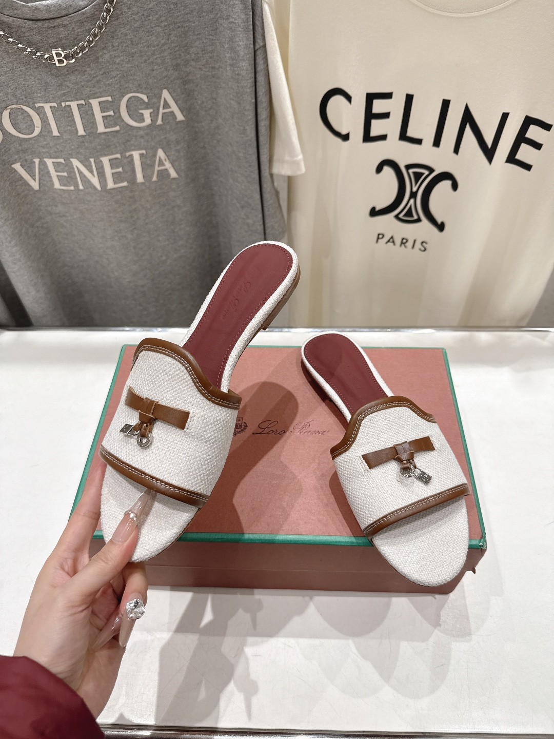 高版本出厂Loro Piana* LP ||诺悠翩雅2026ss夏季新款平底拖鞋‼️【市场顶级品质】𝐋𝐩