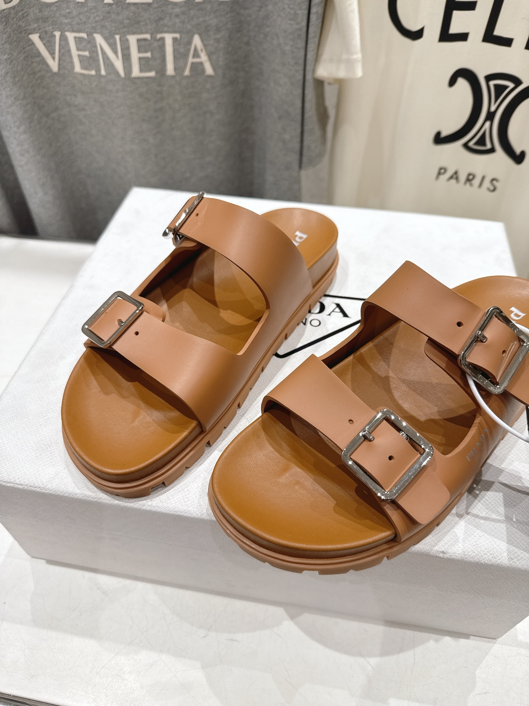 高版本出厂 Prada/普拉达F029 2026ss夏季新款沙滩平底拖鞋这个鞋型真的属于经典不会过时的设