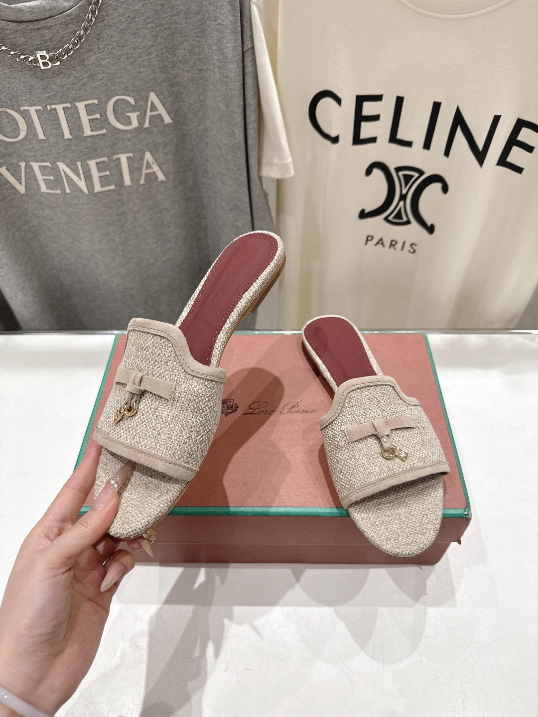 高版本出厂Loro Piana* LP ||诺悠翩雅2026ss夏季新款平底拖鞋‼️【市场顶级品质】𝐋𝐩