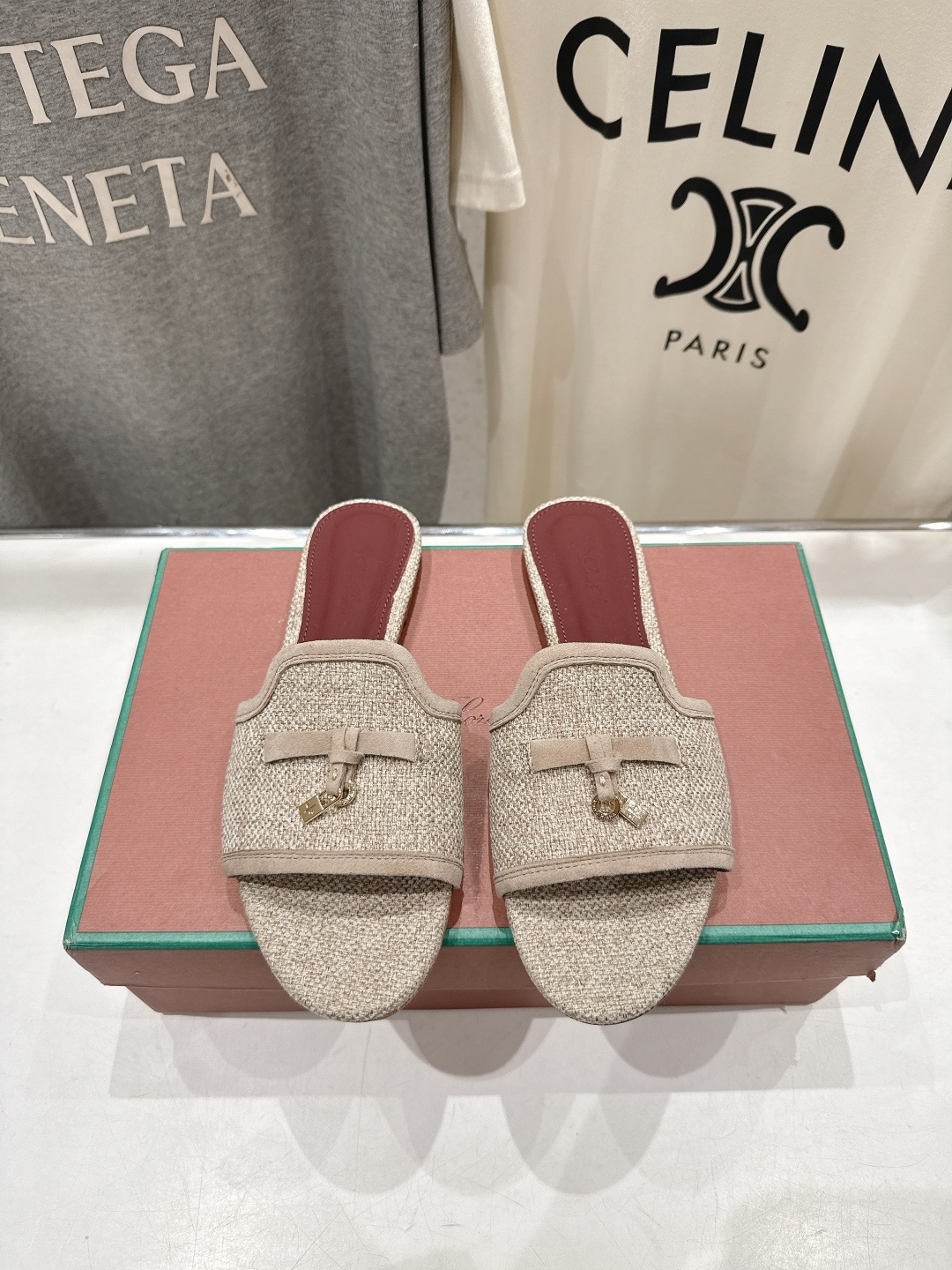 高版本出厂Loro Piana* LP ||诺悠翩雅2026ss夏季新款平底拖鞋‼️【市场顶级品质】𝐋𝐩