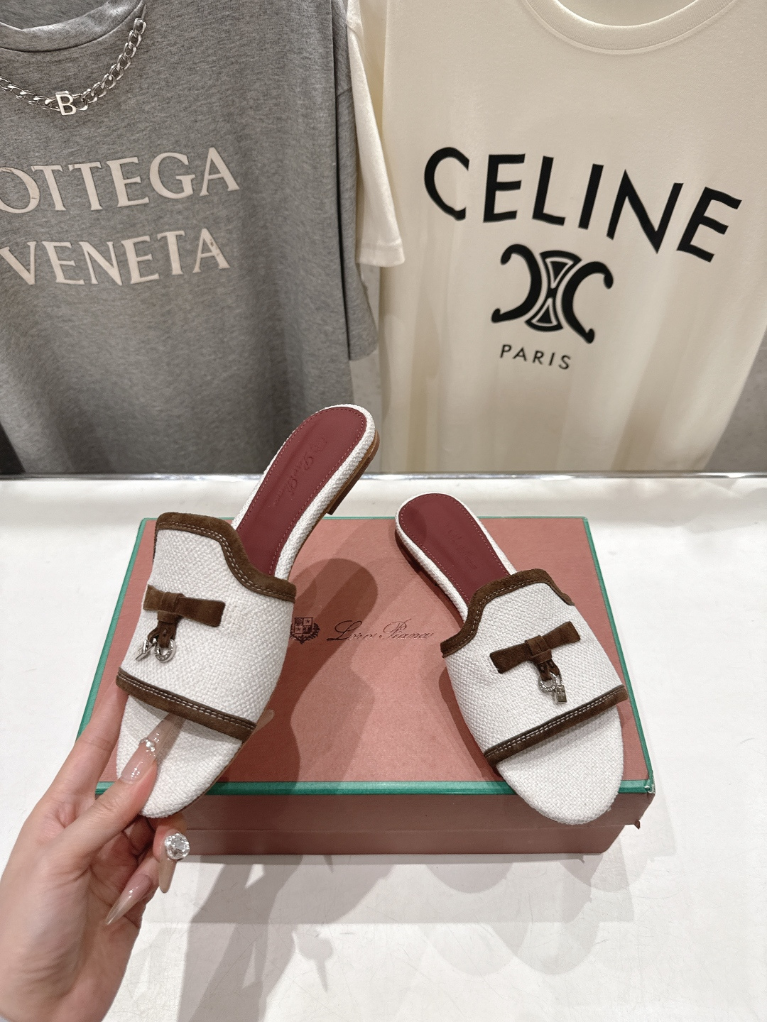 高版本出厂Loro Piana* LP ||诺悠翩雅2026ss夏季新款平底拖鞋‼️【市场顶级品质】𝐋𝐩