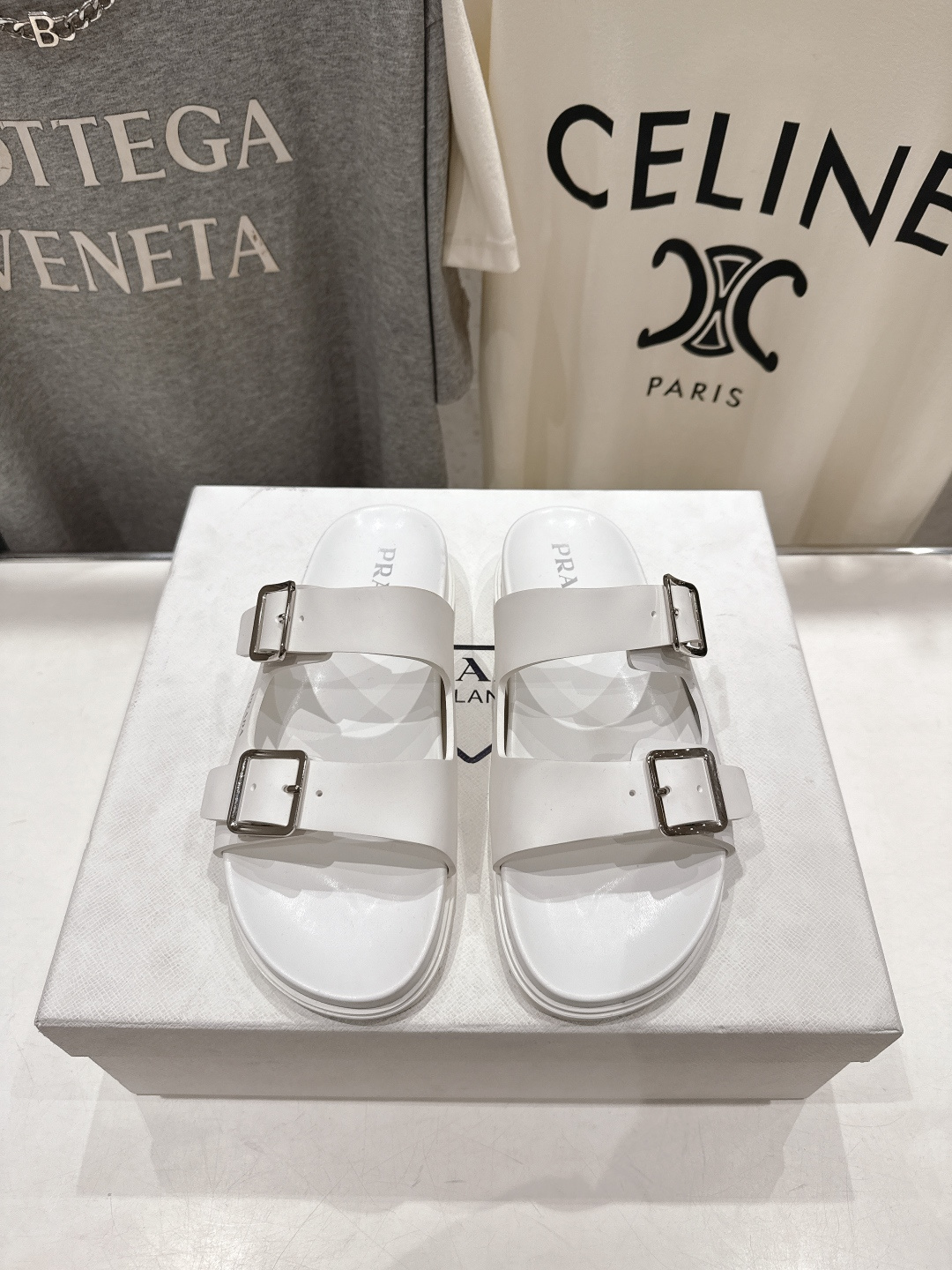 高版本出厂 Prada/普拉达F029 2026ss夏季新款沙滩平底拖鞋这个鞋型真的属于经典不会过时的设