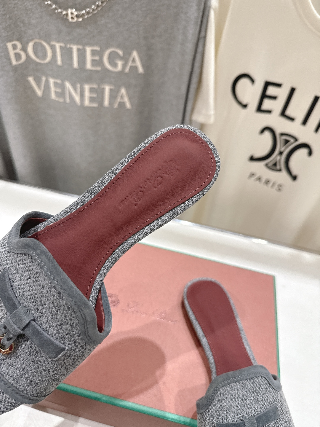 高版本出厂Loro Piana* LP ||诺悠翩雅2026ss夏季新款平底拖鞋‼️【市场顶级品质】𝐋𝐩