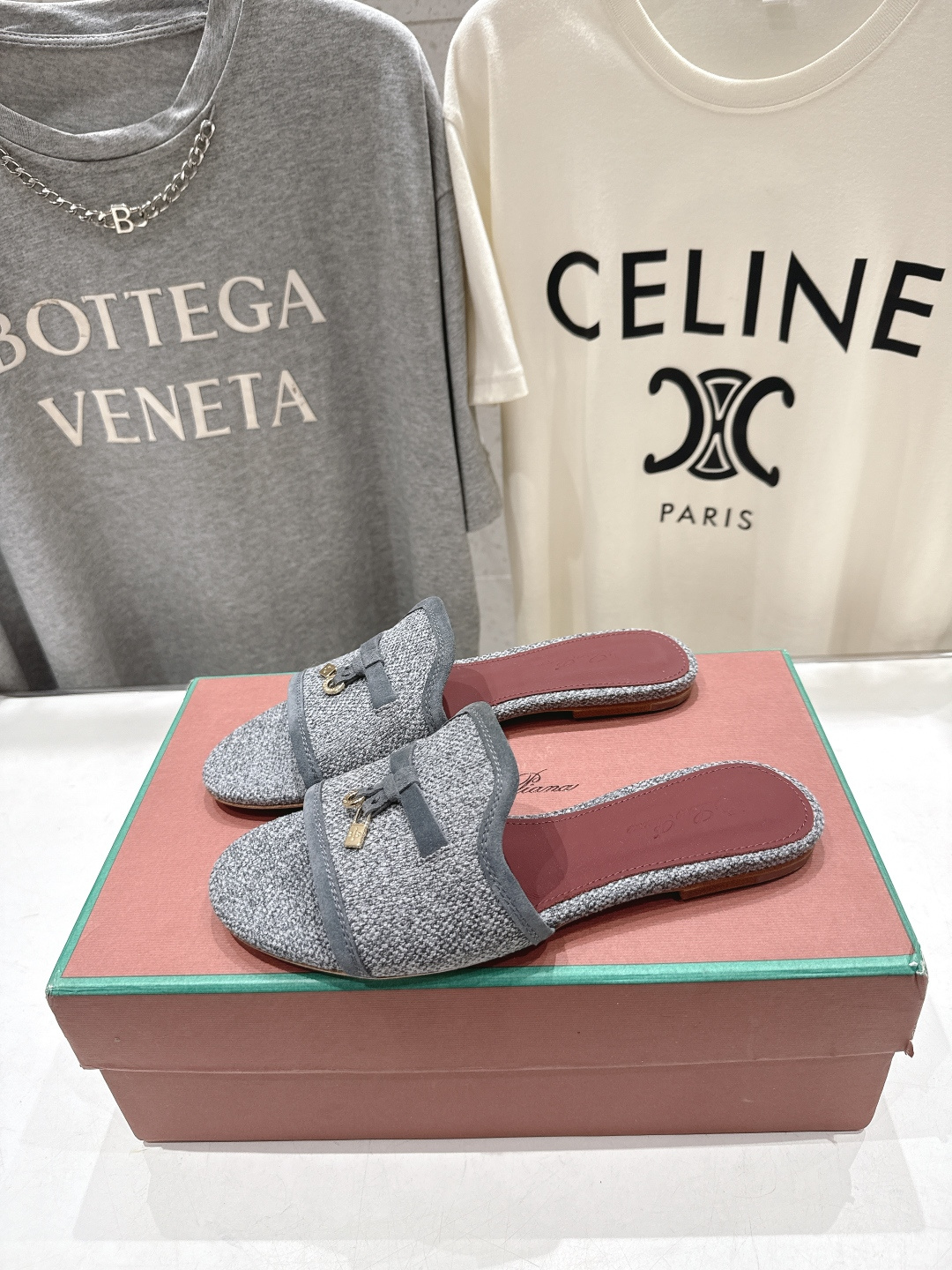 高版本出厂Loro Piana* LP ||诺悠翩雅2026ss夏季新款平底拖鞋‼️【市场顶级品质】𝐋𝐩