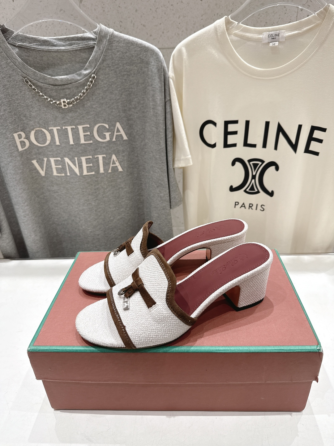 高版本出厂 高跟Loro Piana* LP ||诺悠翩雅2026ss夏季新款平底拖鞋‼️【市场顶级品质