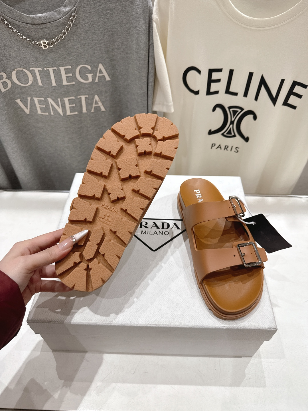 高版本出厂 Prada/普拉达F029 2026ss夏季新款沙滩平底拖鞋这个鞋型真的属于经典不会过时的设