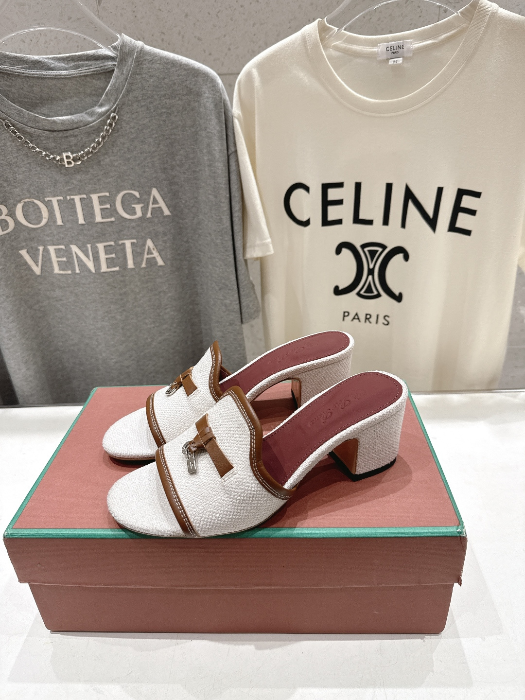 高版本出厂 高跟Loro Piana* LP ||诺悠翩雅2026ss夏季新款平底拖鞋‼️【市场顶级品质