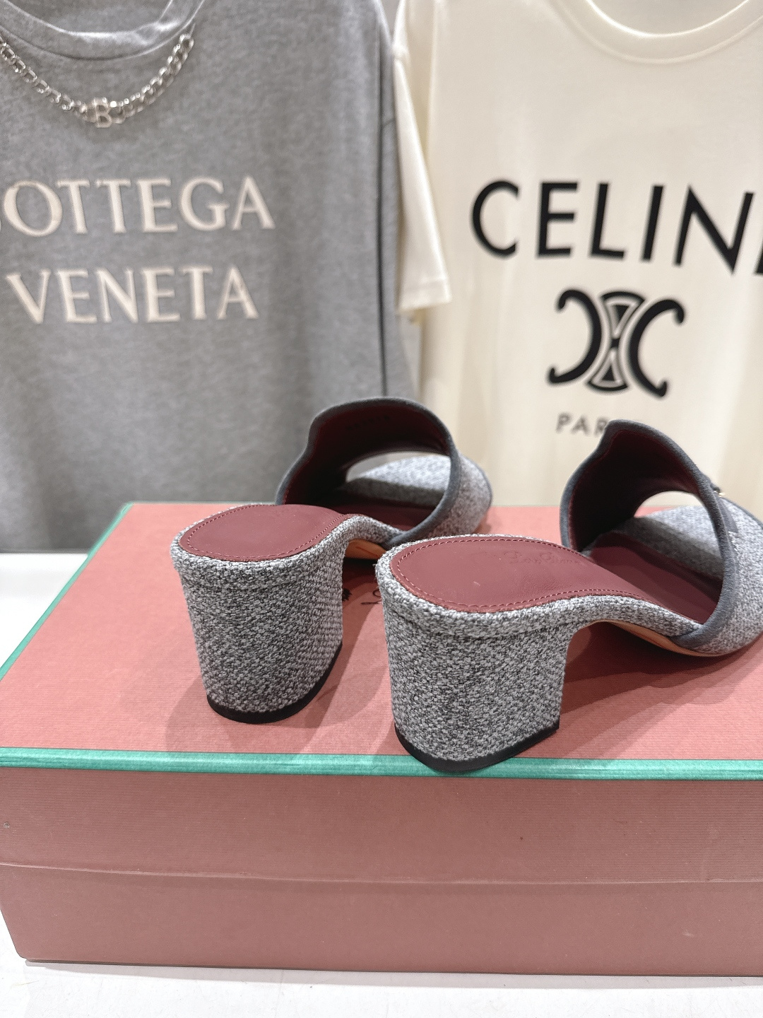 高版本出厂 高跟Loro Piana* LP ||诺悠翩雅2026ss夏季新款平底拖鞋‼️【市场顶级品质