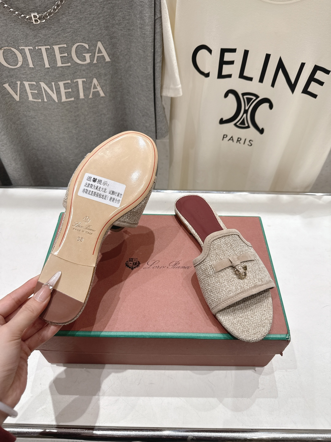 高版本出厂Loro Piana* LP ||诺悠翩雅2026ss夏季新款平底拖鞋‼️【市场顶级品质】𝐋𝐩