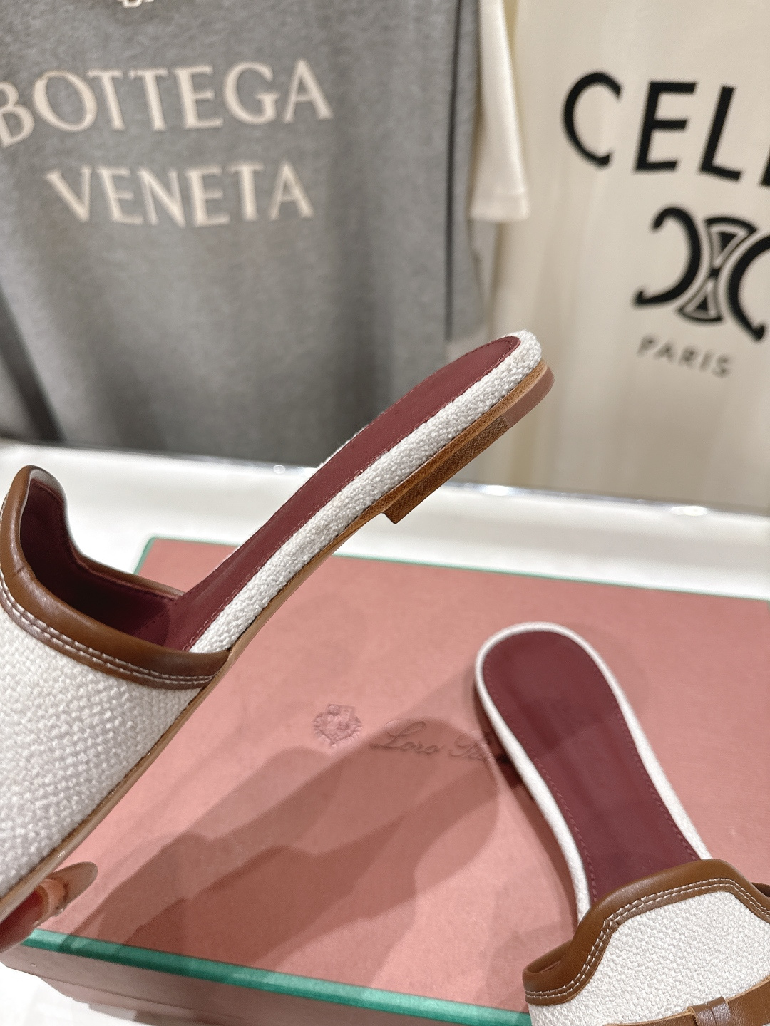 高版本出厂Loro Piana* LP ||诺悠翩雅2026ss夏季新款平底拖鞋‼️【市场顶级品质】𝐋𝐩