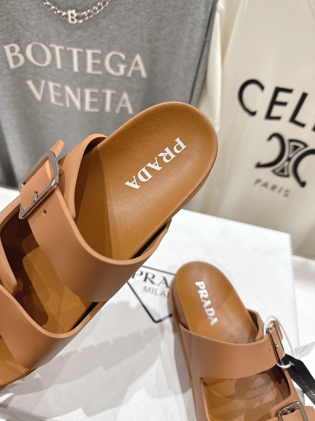 高版本出厂 Prada/普拉达F029 2026ss夏季新款沙滩平底拖鞋这个鞋型真的属于经典不会过时的设