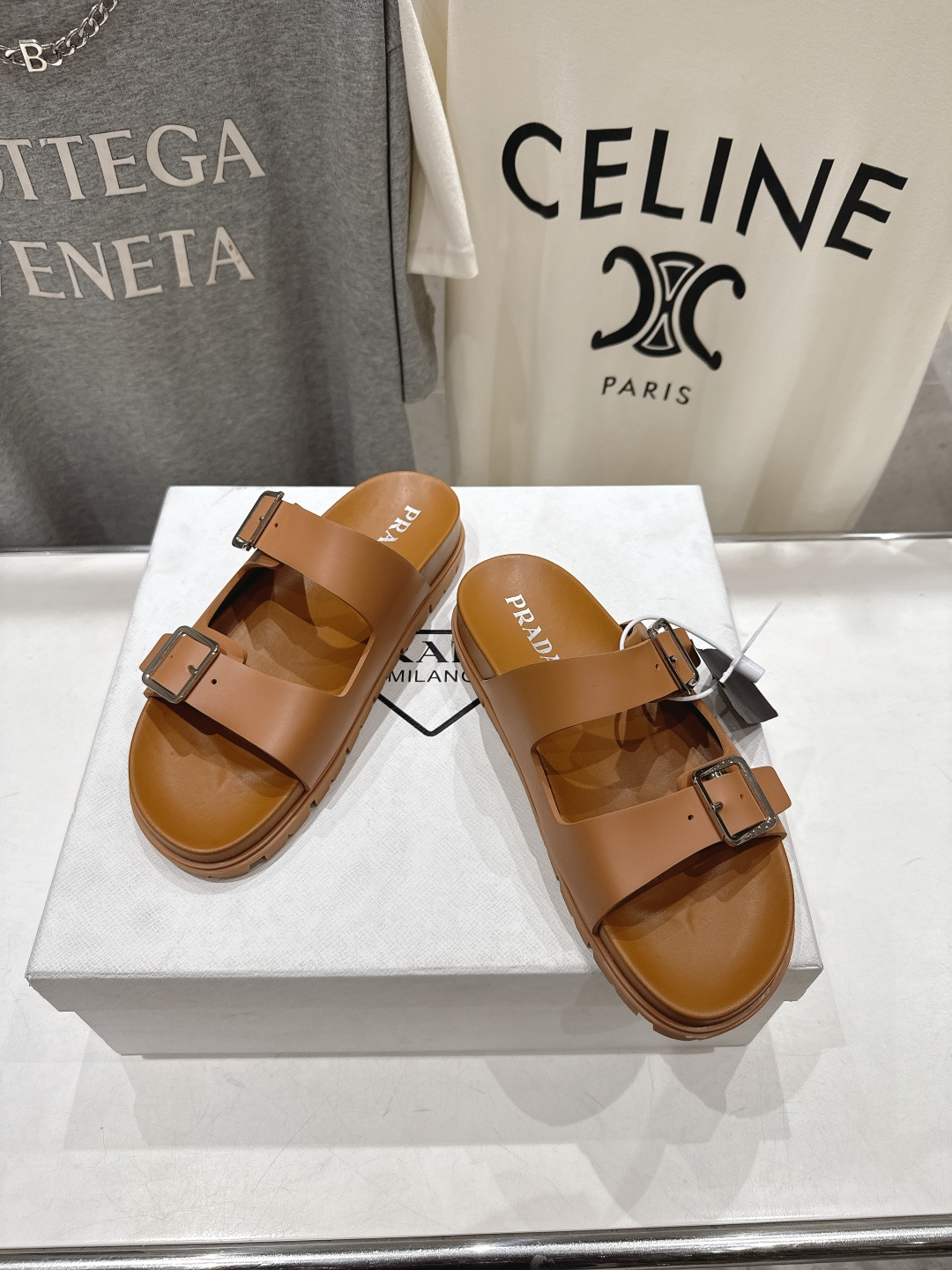 高版本出厂 Prada/普拉达F029 2026ss夏季新款沙滩平底拖鞋这个鞋型真的属于经典不会过时的设