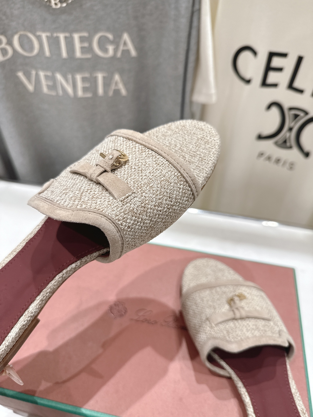 高版本出厂Loro Piana* LP ||诺悠翩雅2026ss夏季新款平底拖鞋‼️【市场顶级品质】𝐋𝐩