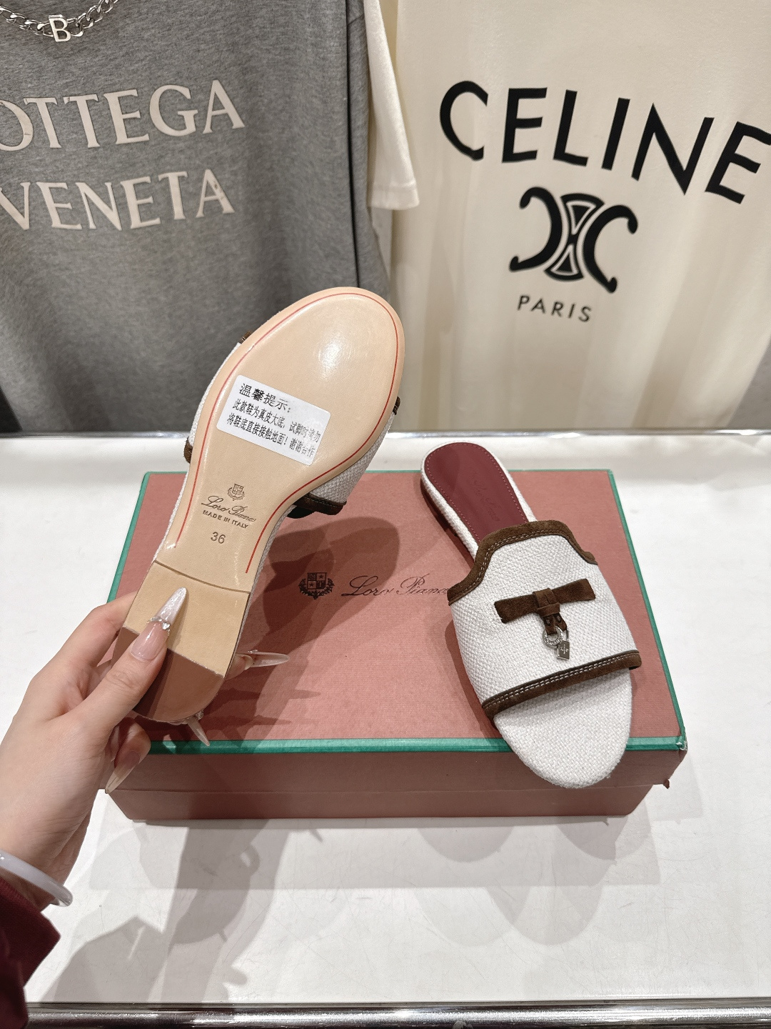 高版本出厂Loro Piana* LP ||诺悠翩雅2026ss夏季新款平底拖鞋‼️【市场顶级品质】𝐋𝐩