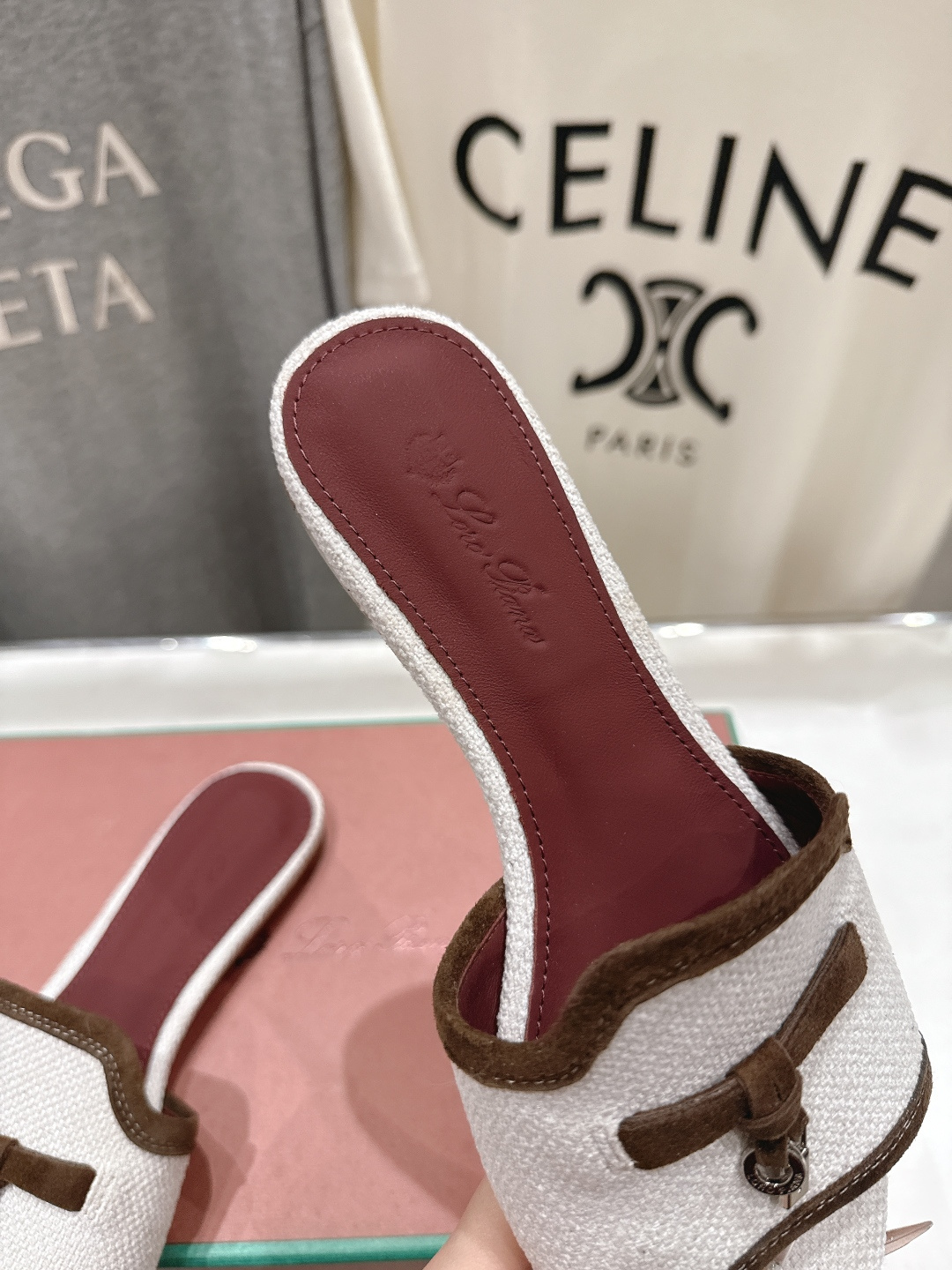 高版本出厂Loro Piana* LP ||诺悠翩雅2026ss夏季新款平底拖鞋‼️【市场顶级品质】𝐋𝐩