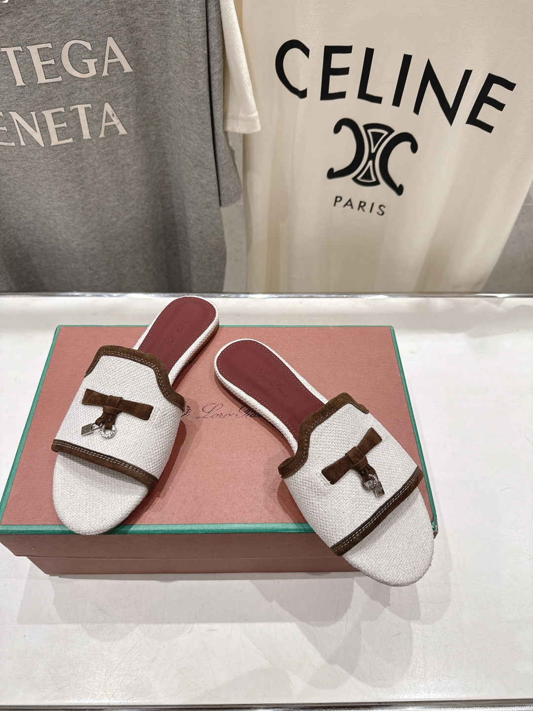 高版本出厂Loro Piana* LP ||诺悠翩雅2026ss夏季新款平底拖鞋‼️【市场顶级品质】𝐋𝐩