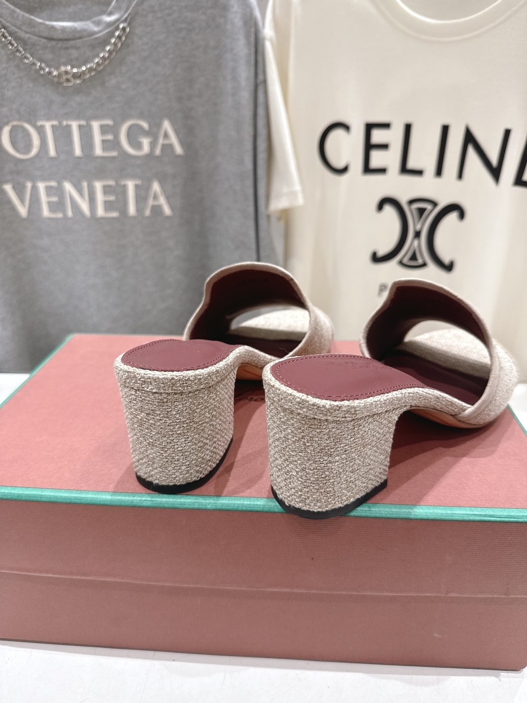 高版本出厂 高跟Loro Piana* LP ||诺悠翩雅2026ss夏季新款平底拖鞋‼️【市场顶级品质