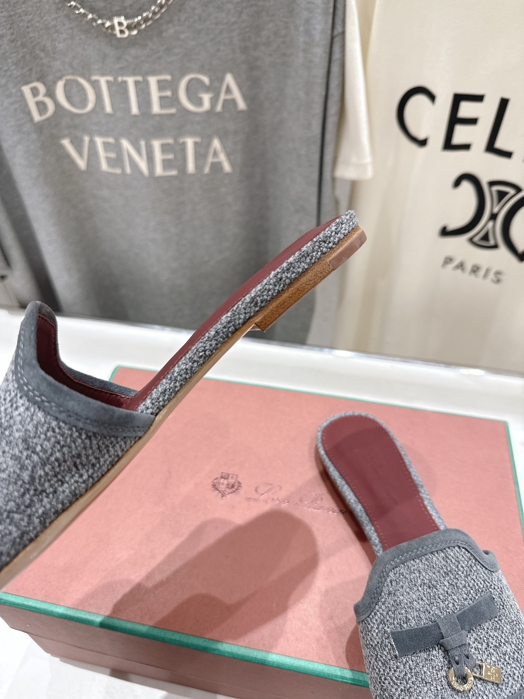 高版本出厂Loro Piana* LP ||诺悠翩雅2026ss夏季新款平底拖鞋‼️【市场顶级品质】𝐋𝐩