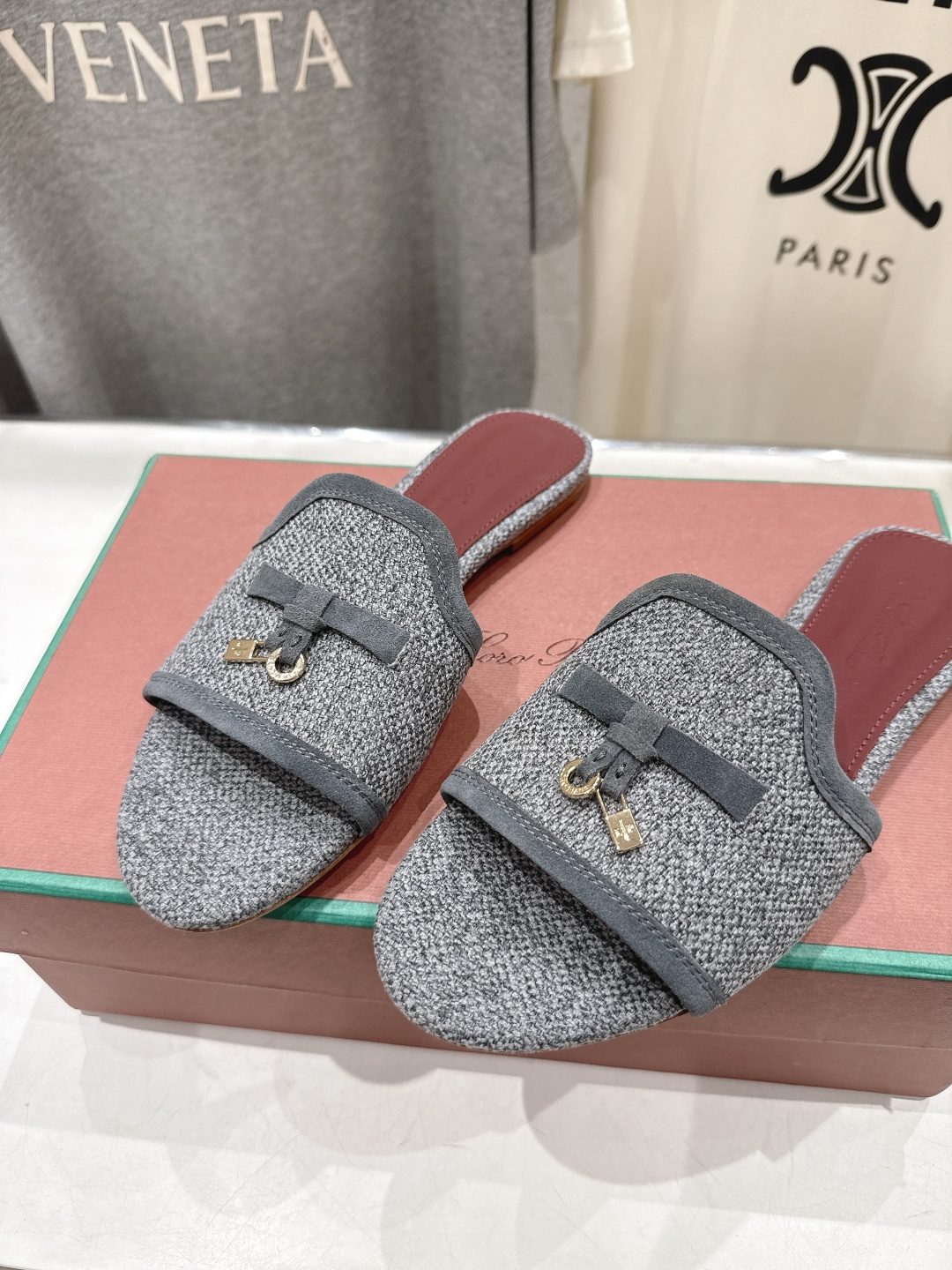 高版本出厂Loro Piana* LP ||诺悠翩雅2026ss夏季新款平底拖鞋‼️【市场顶级品质】𝐋𝐩