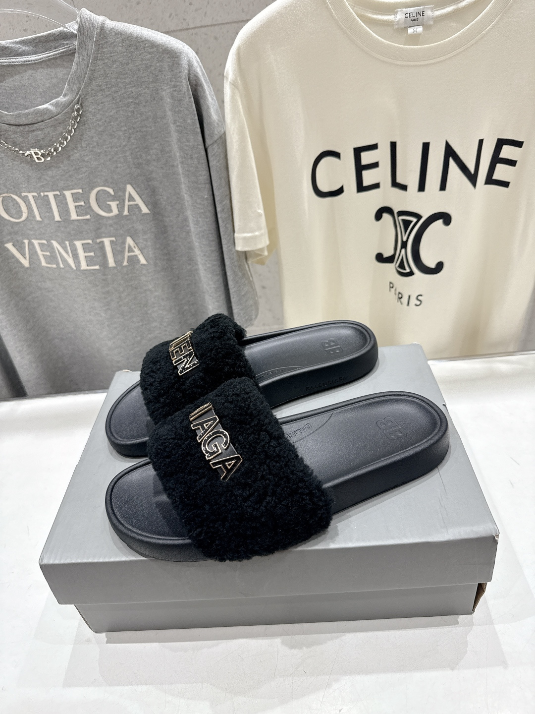 高版本出厂 Balenciaga* 巴黎世家F036 2026ss夏季新款平底沙滩拖鞋～高级感满满当当！